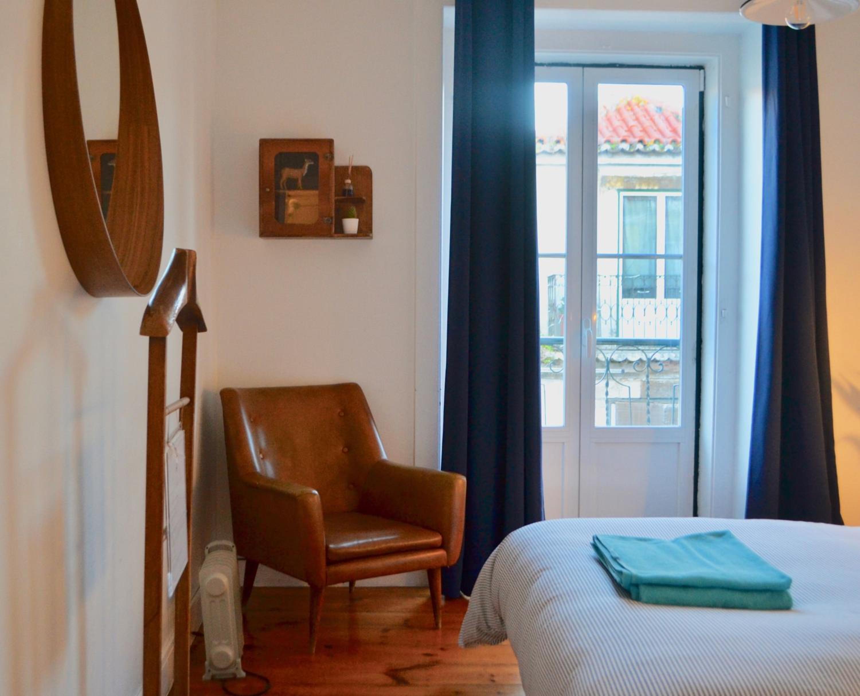 Large Double Room with Shared Bathroom photo 3