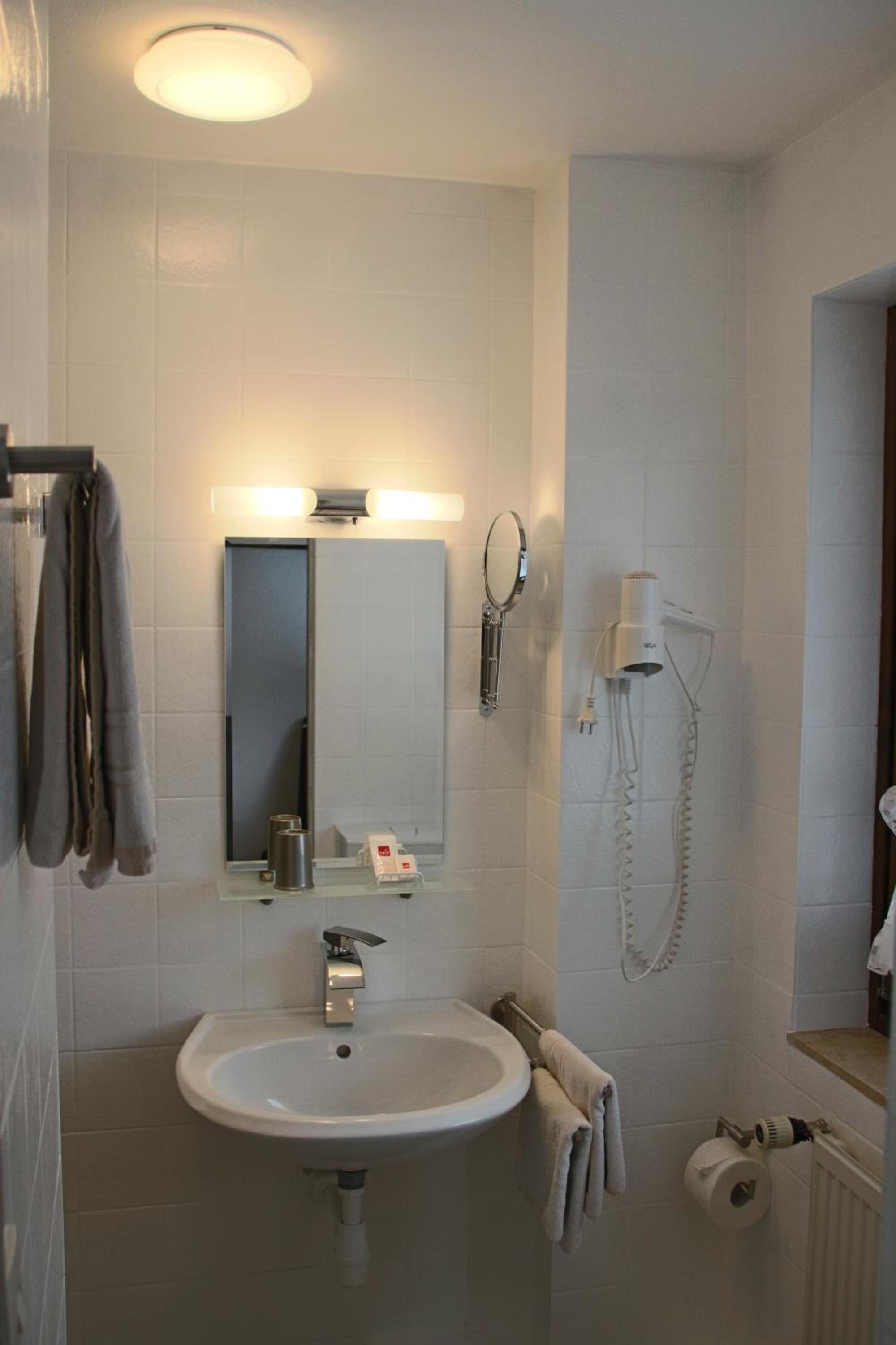 Room1 - Single Room with Shower / WC photo 3