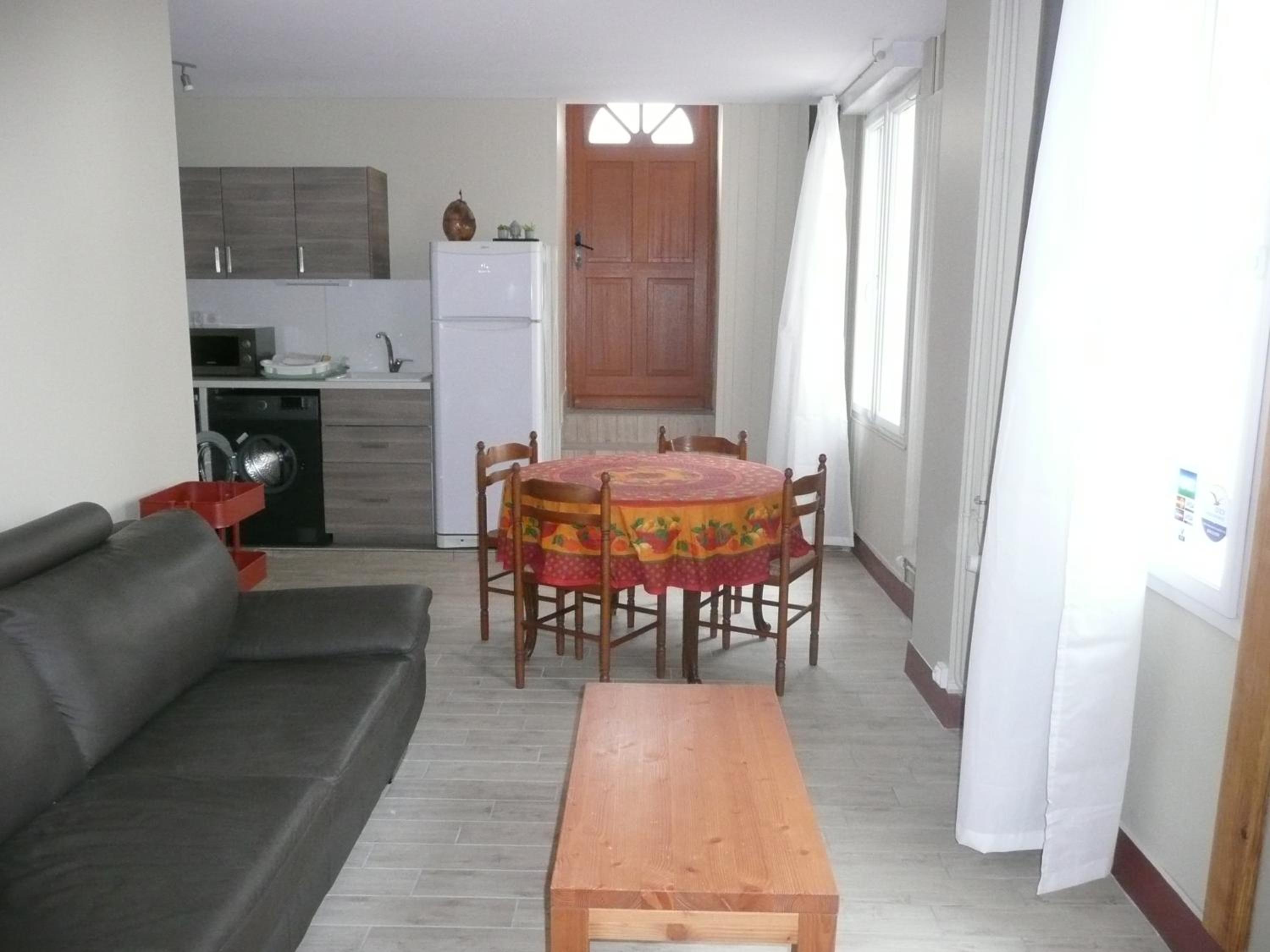 Apartment - Ground Floor photo 2