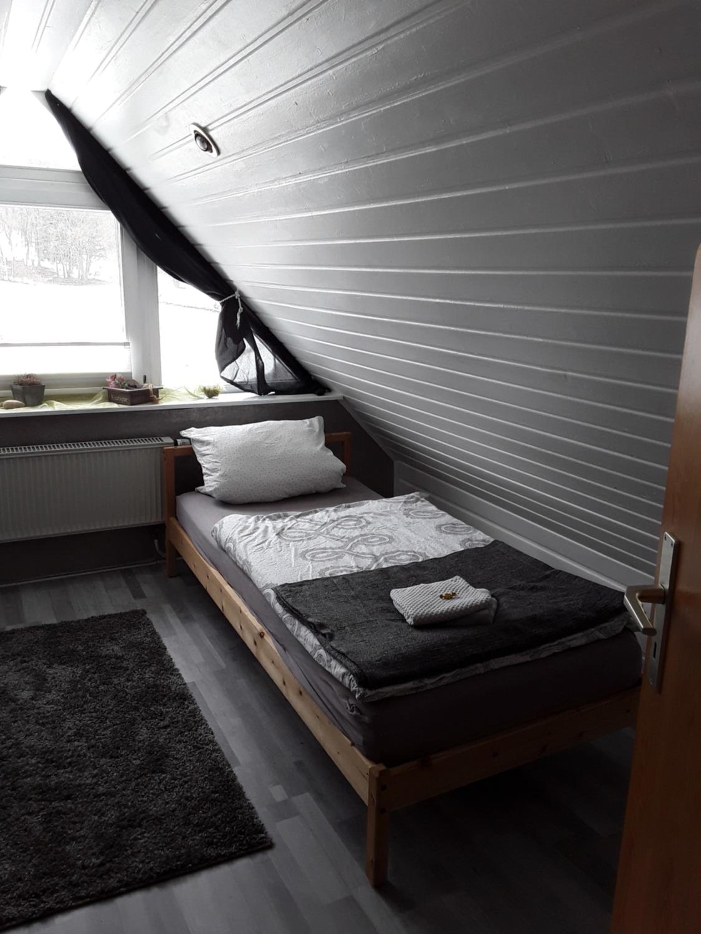 Small Twin Room photo 3
