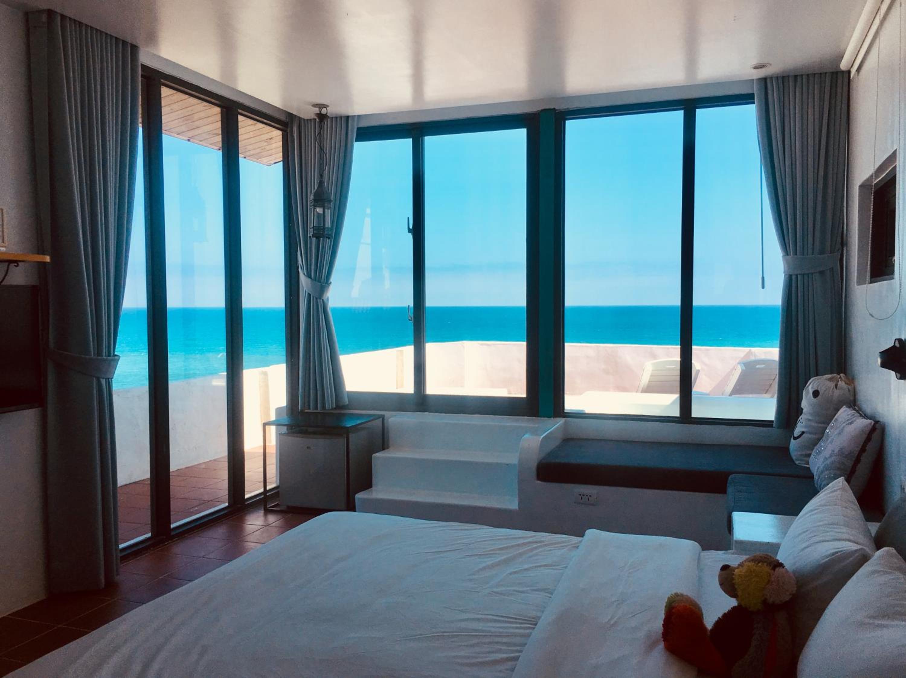 Deluxe Double Room with Balcony and Sea View - Photo 2