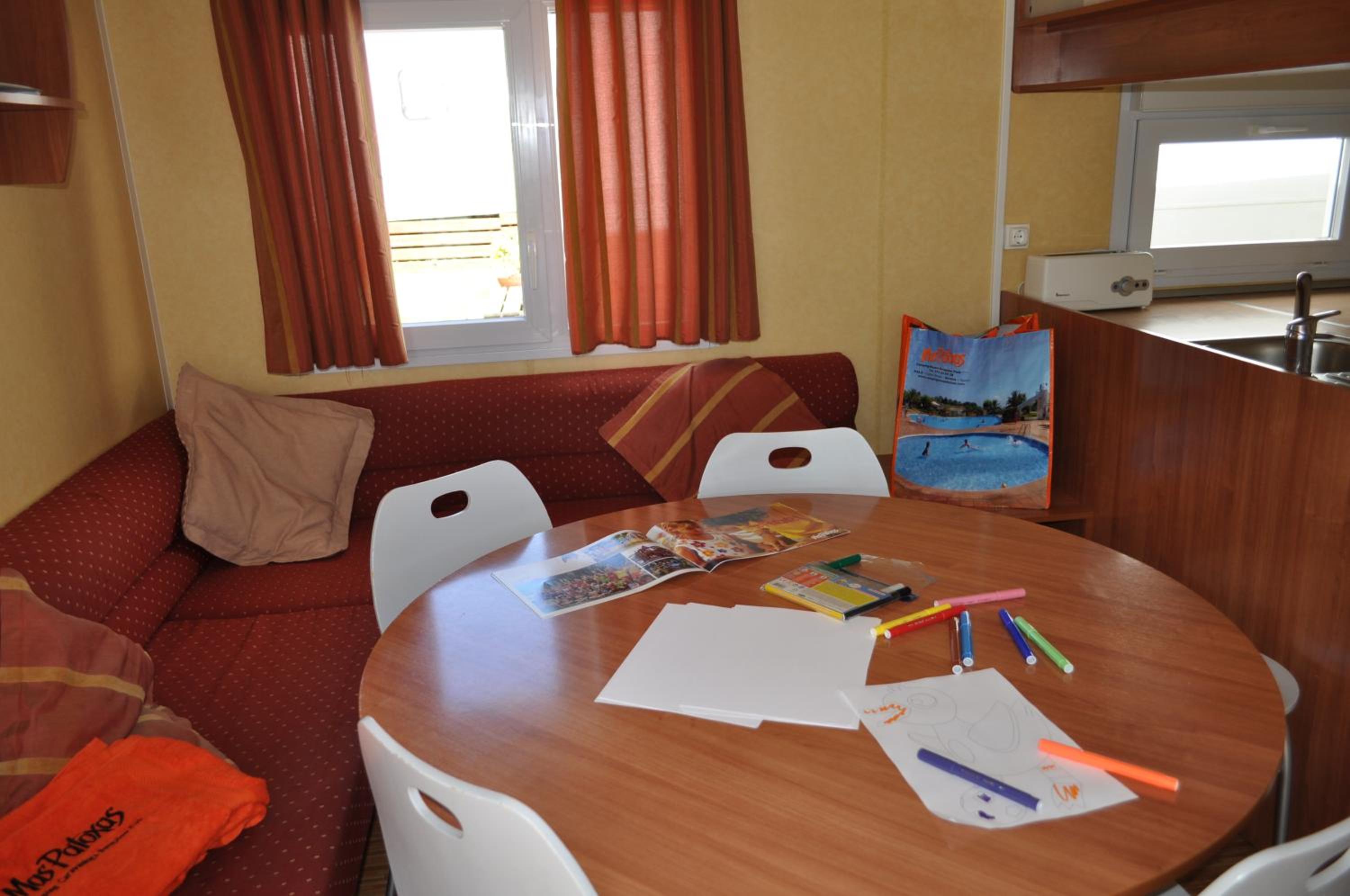 Three-Bedroom Mobile Home (6 Adults) photo 2