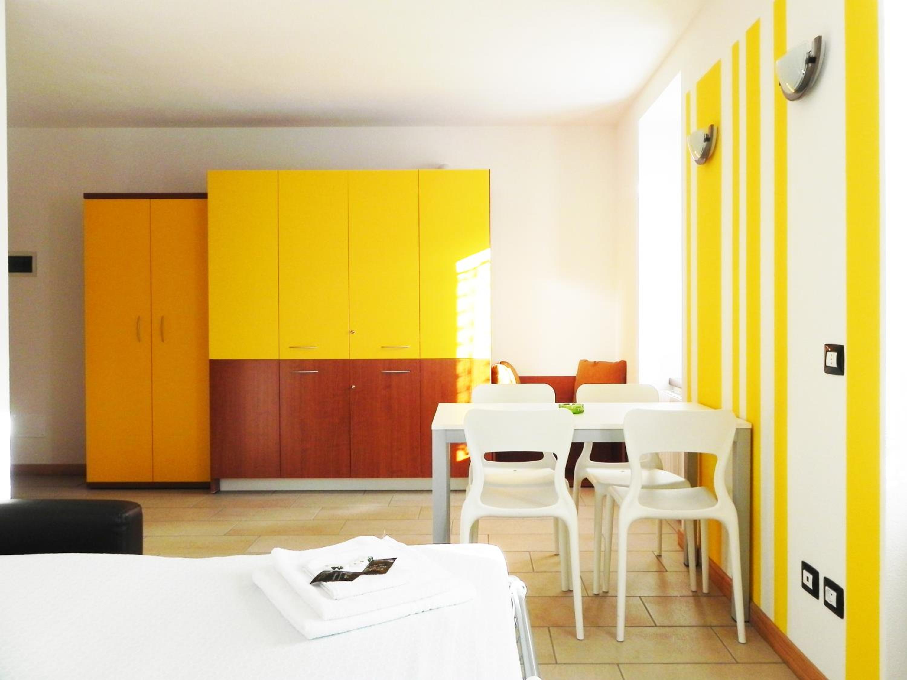 One-Bedroom Apartment - Photo 6