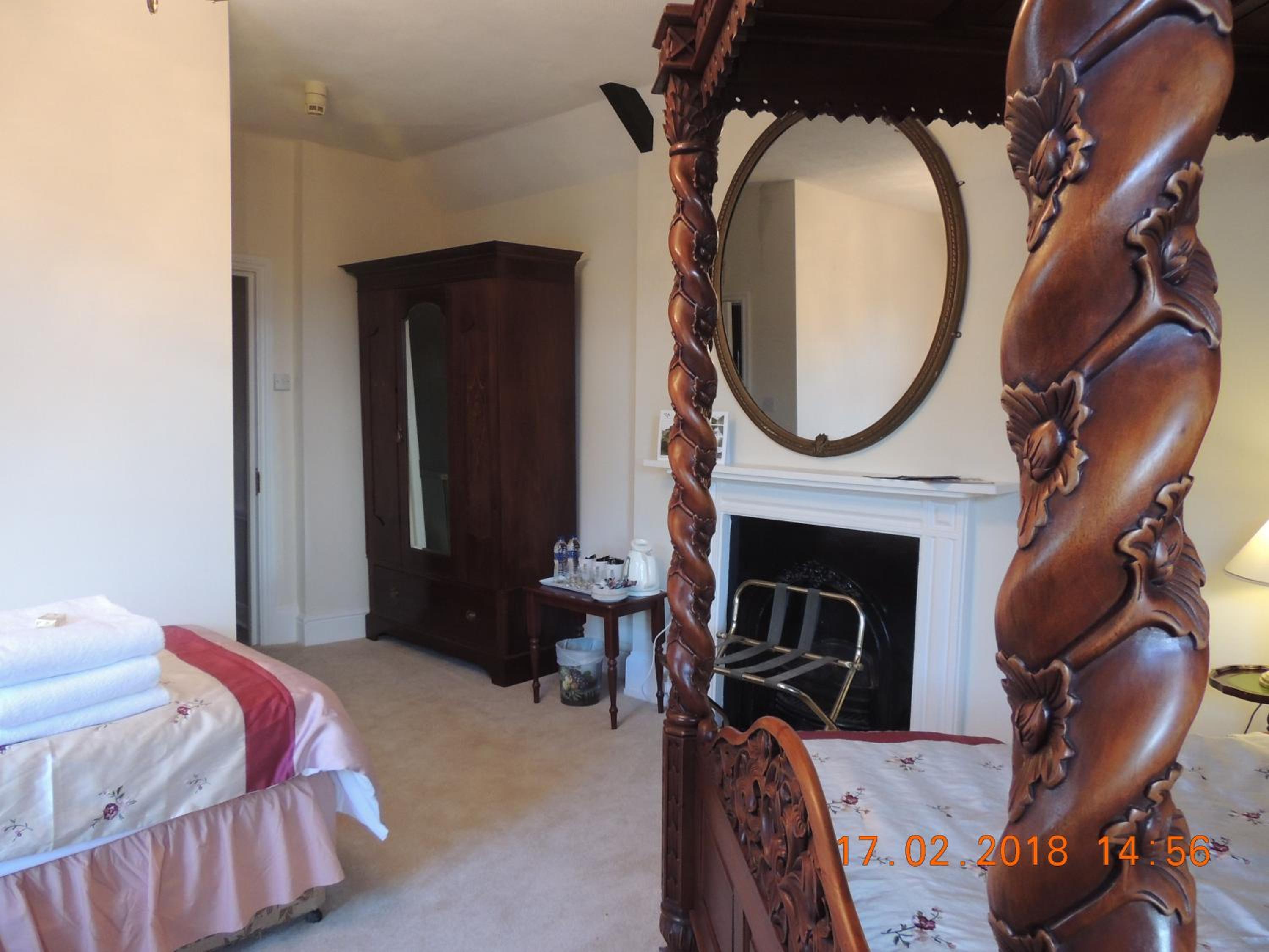 Family Room with Shower - Photo 4