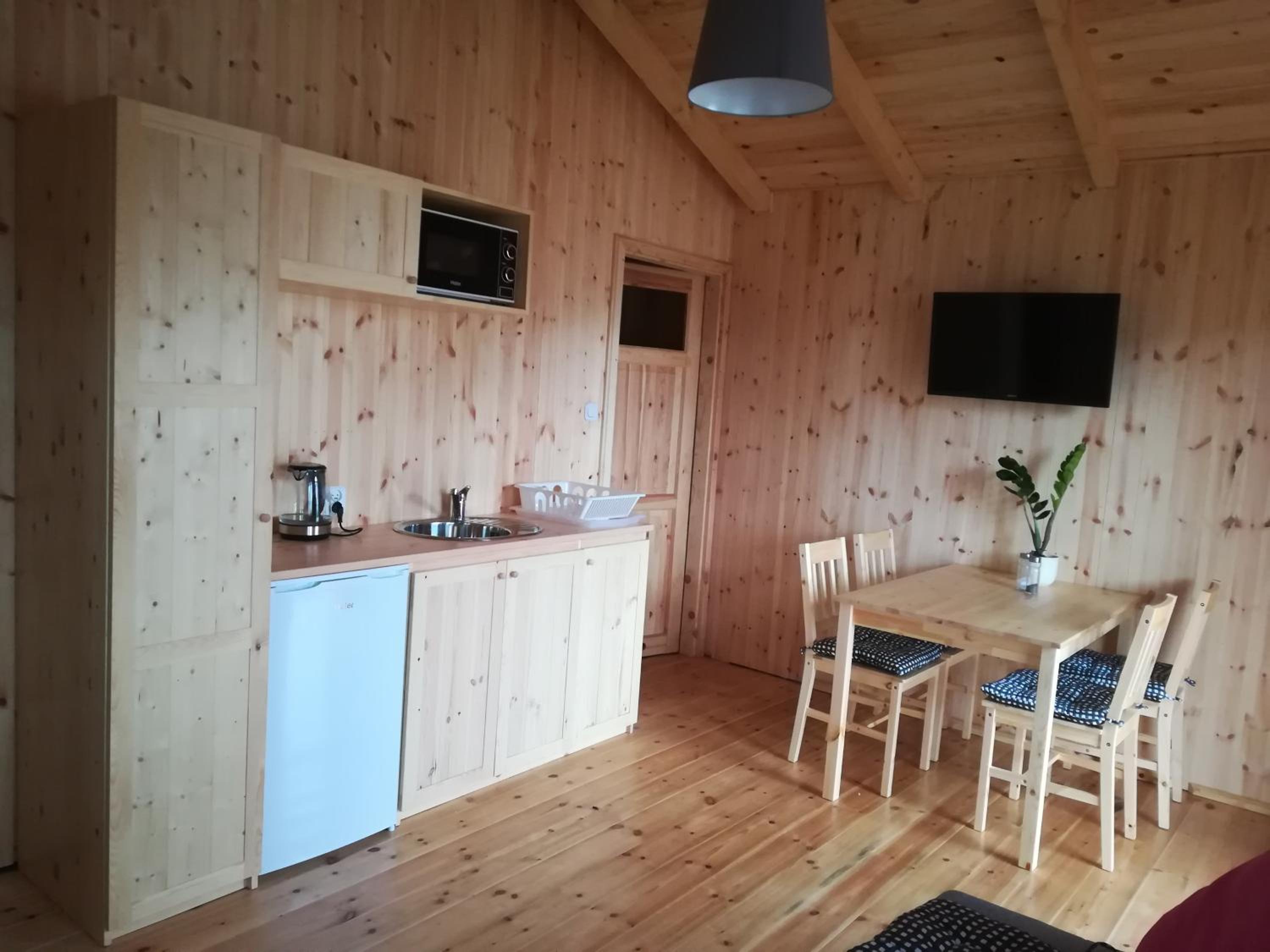 One-Bedroom House - Photo 8