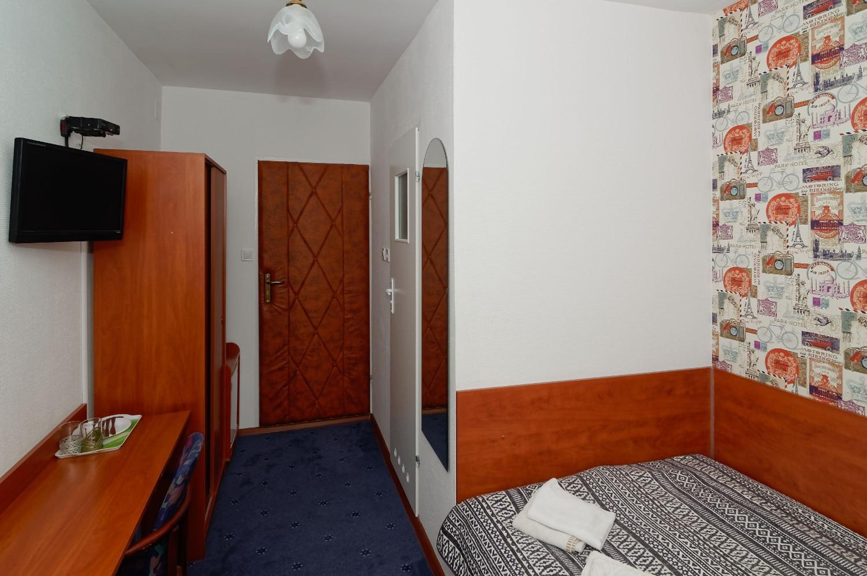 Single Room photo 2