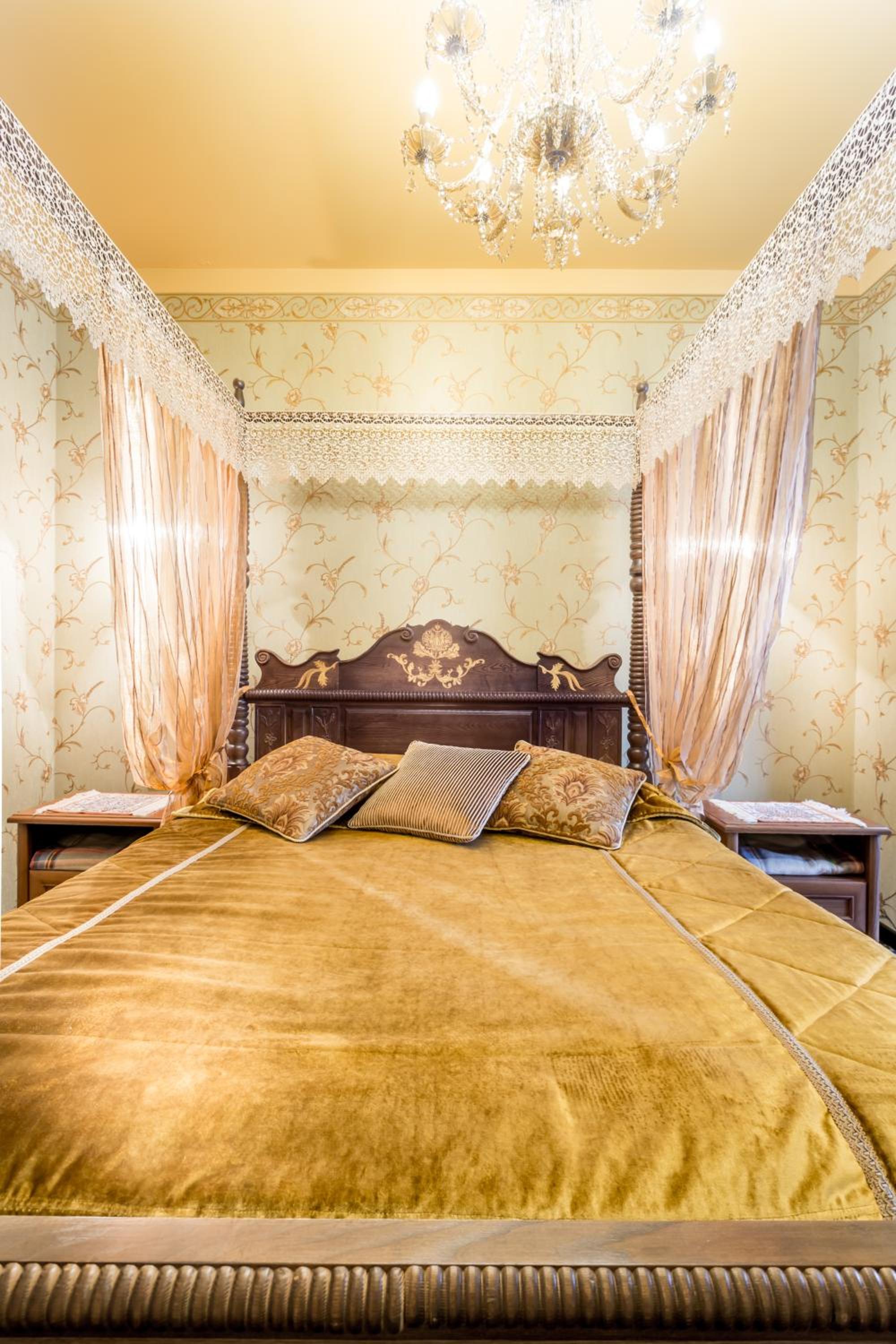 Large Double Room