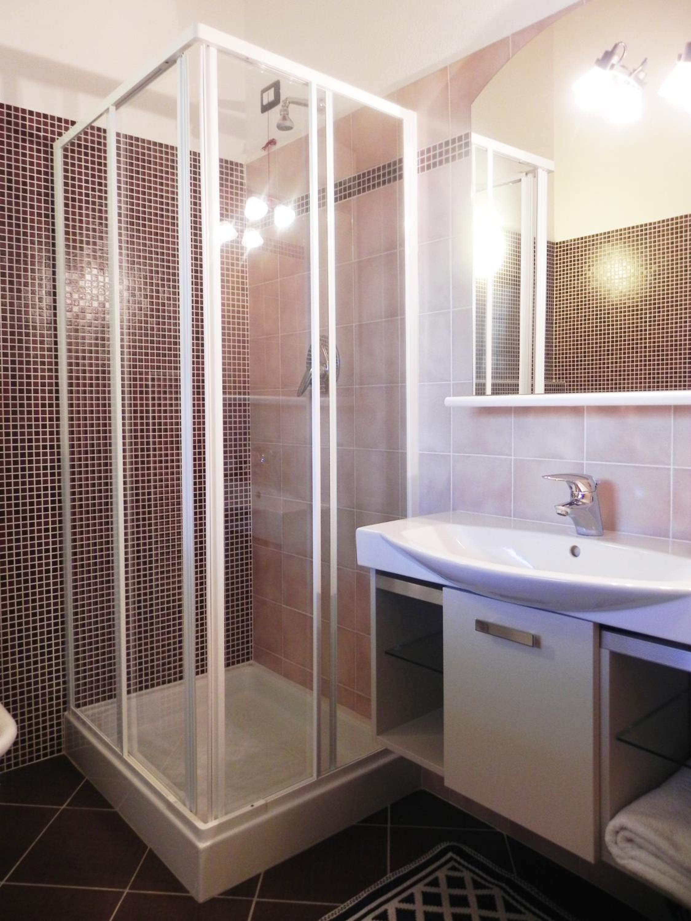 One-Bedroom Apartment - Photo 10