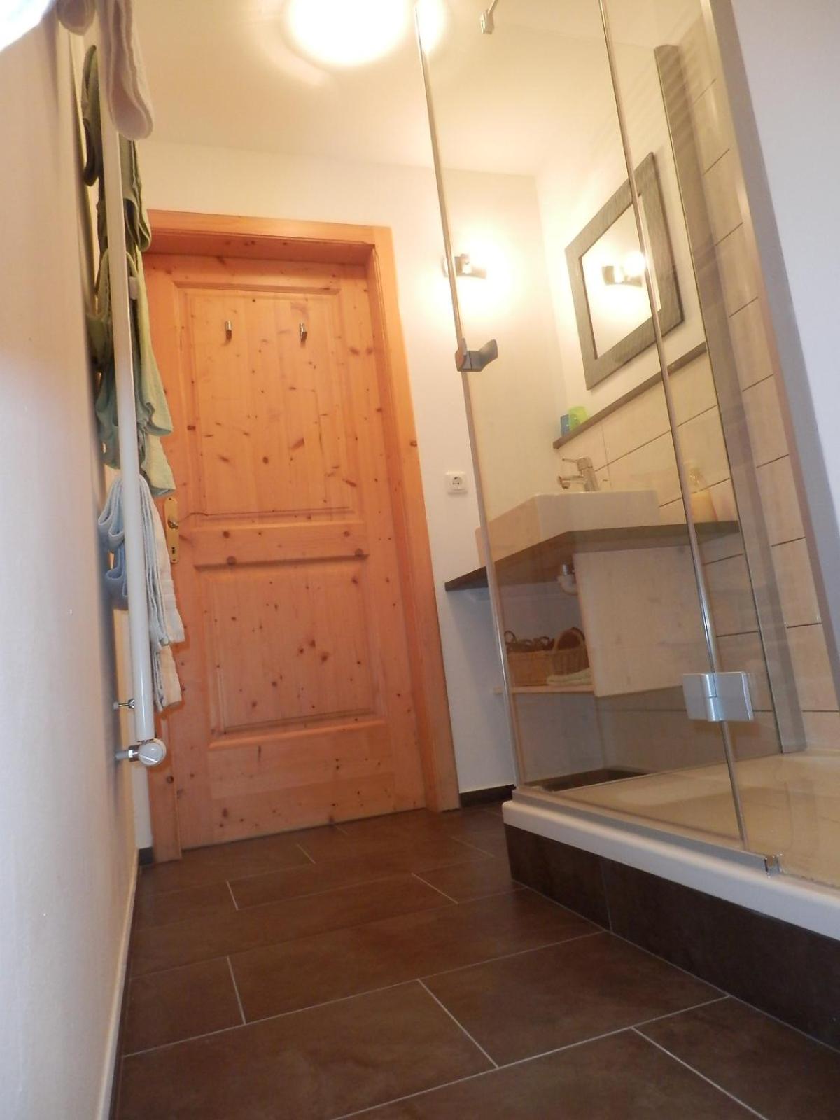 One-Bedroom Apartment with Mountain View photo 2