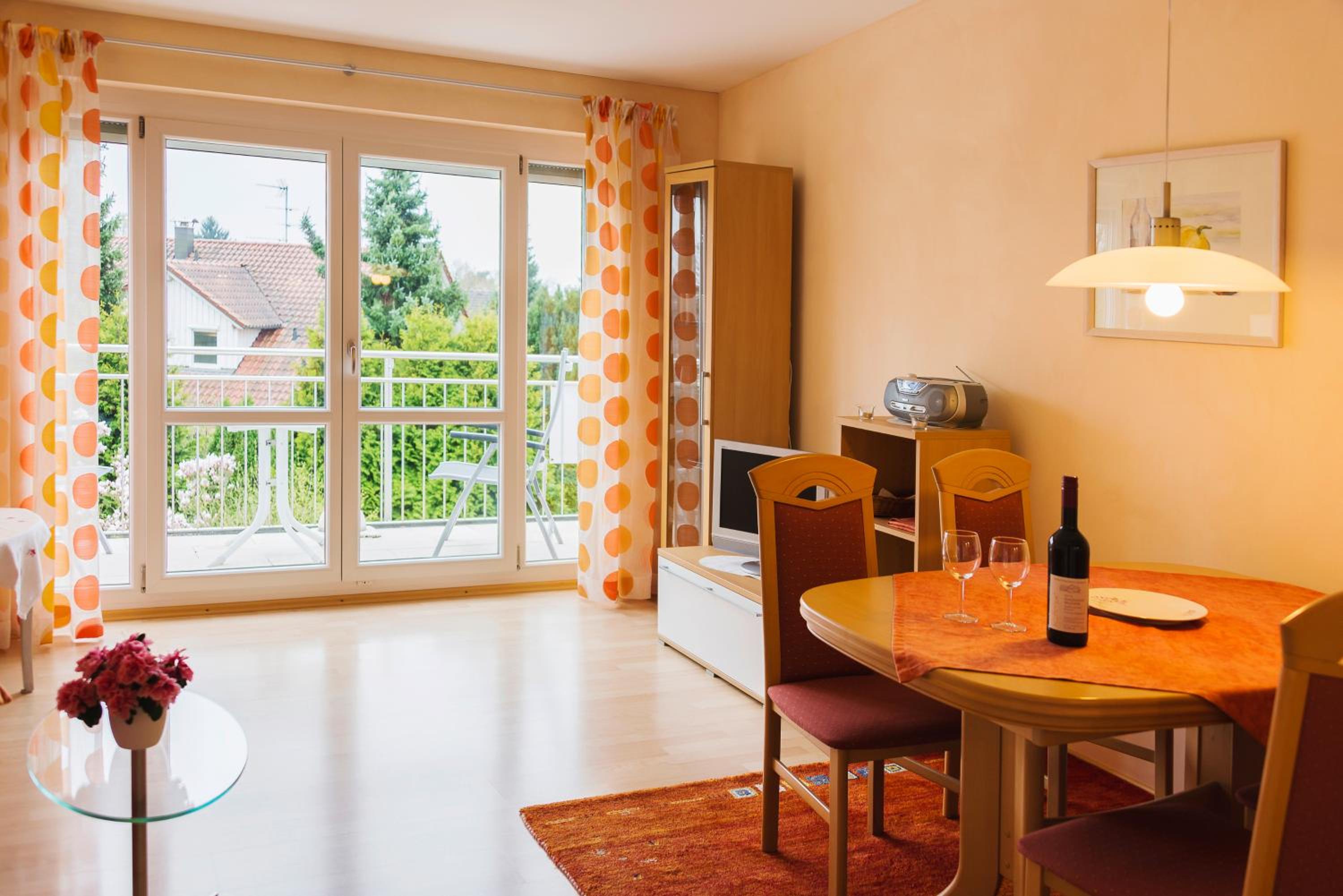 Apartment with Mountain View photo 3