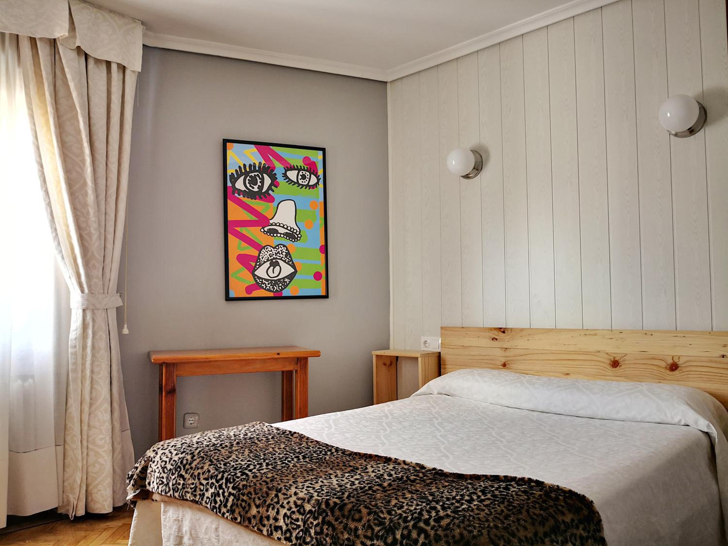 Double or Twin Room - Photo 12