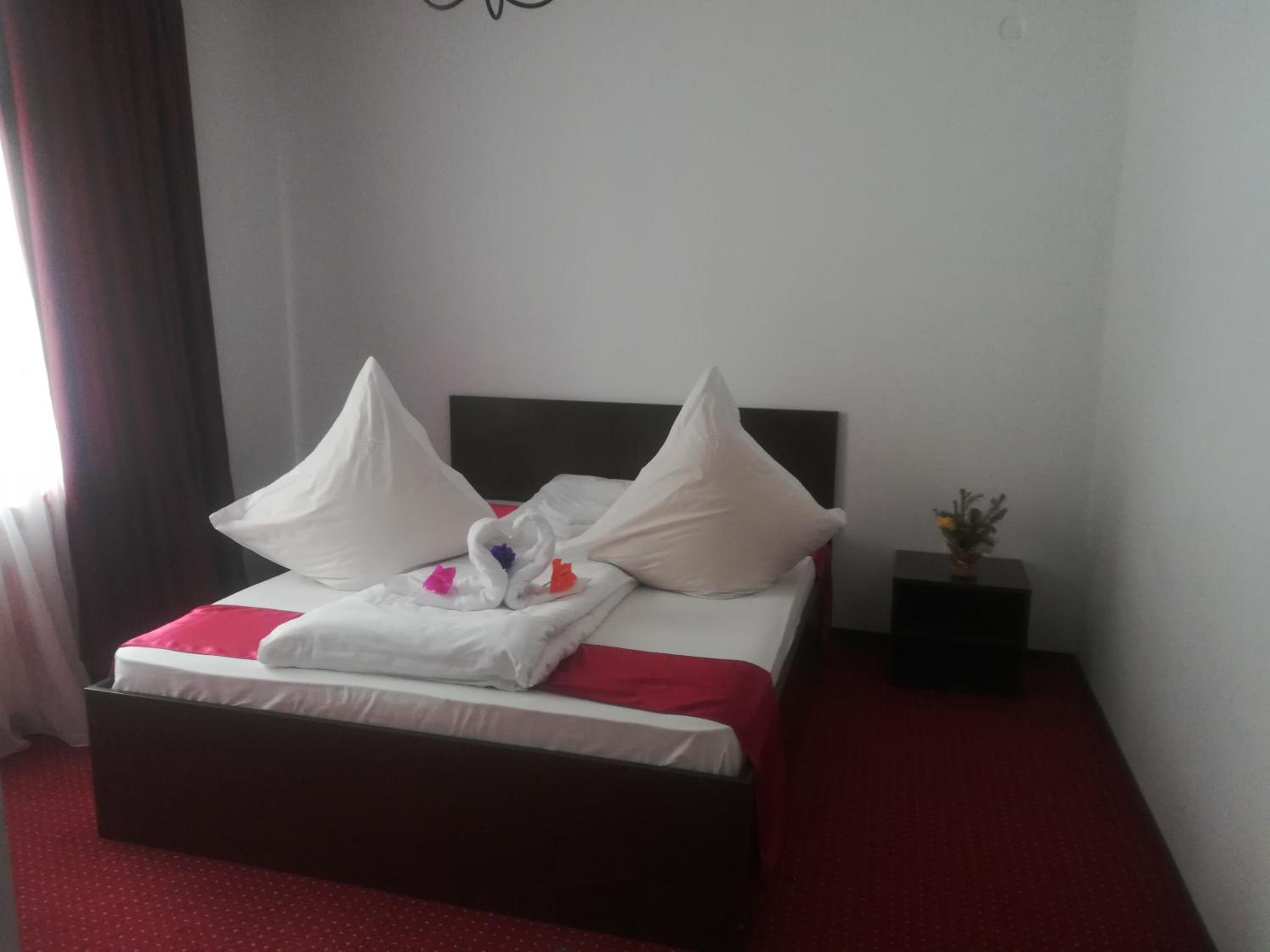 Quadruple Room with Shared Bathroom photo 2