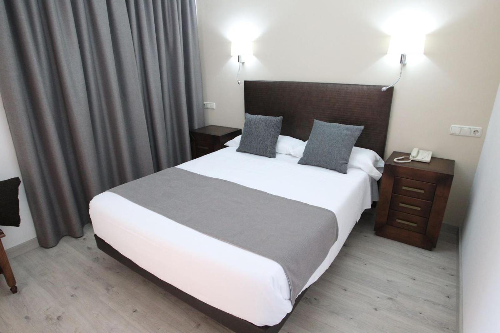 Queen Room photo 2