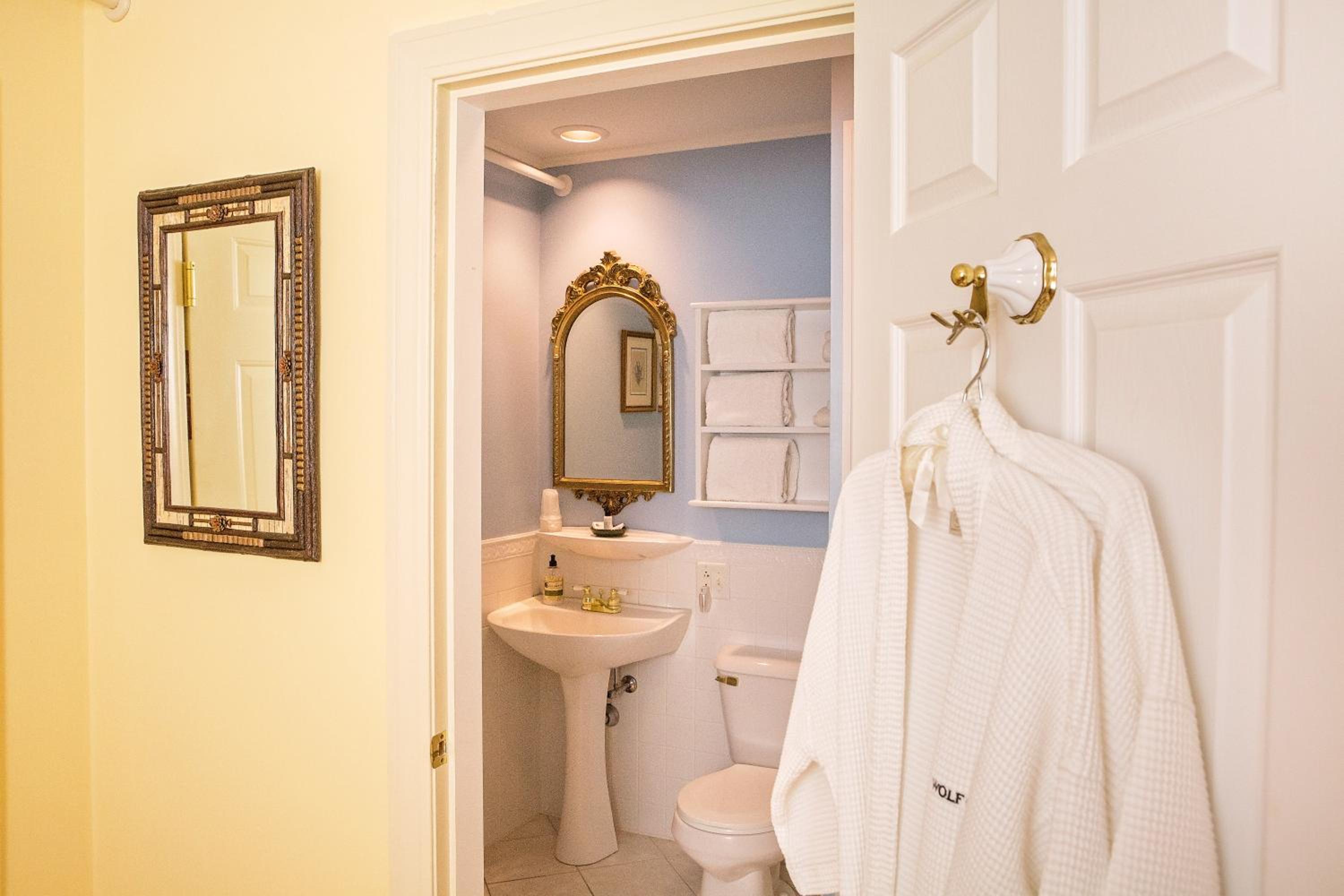 Queen Room - Rangeley Lake photo 3