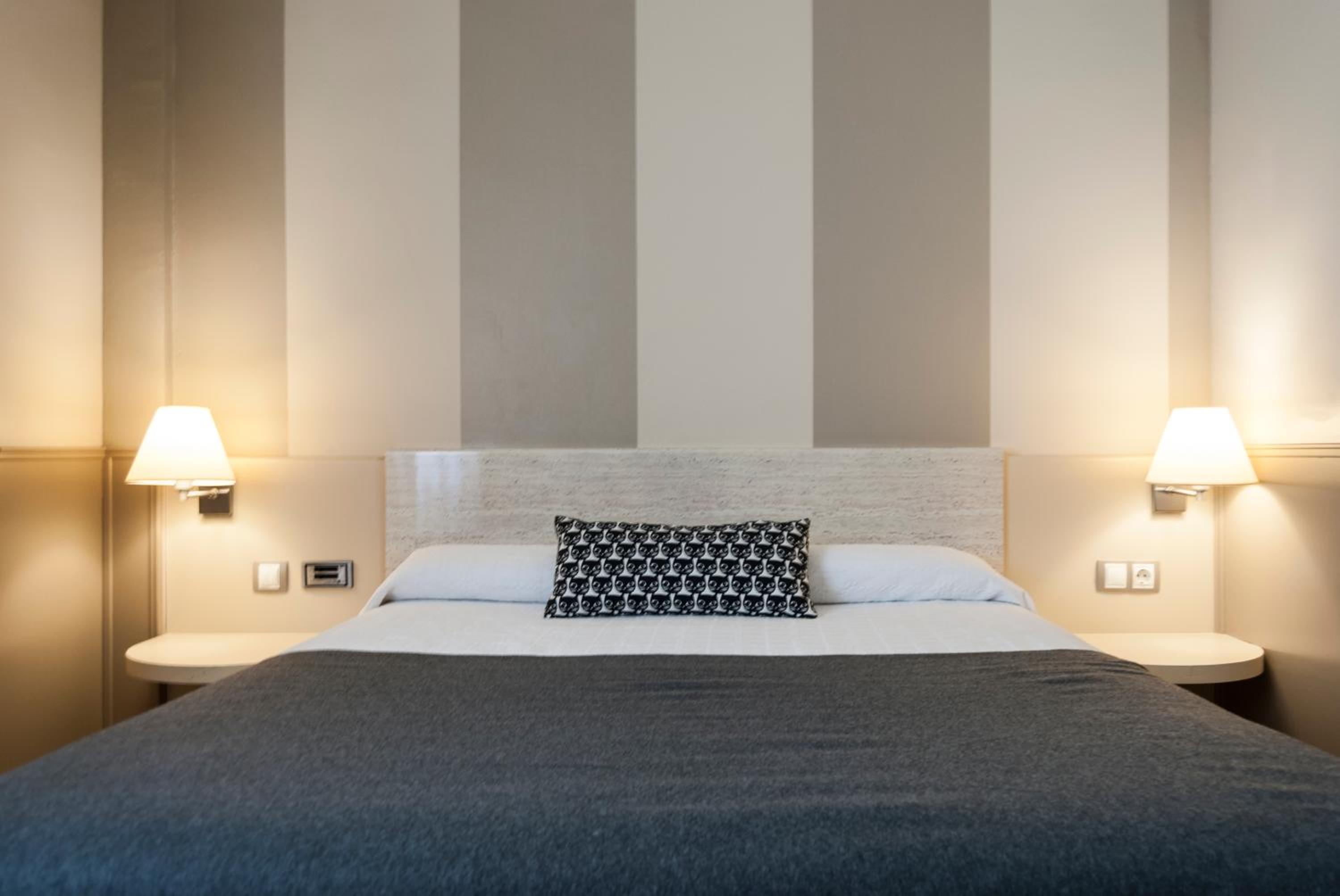 Double or Twin Room - Photo 4