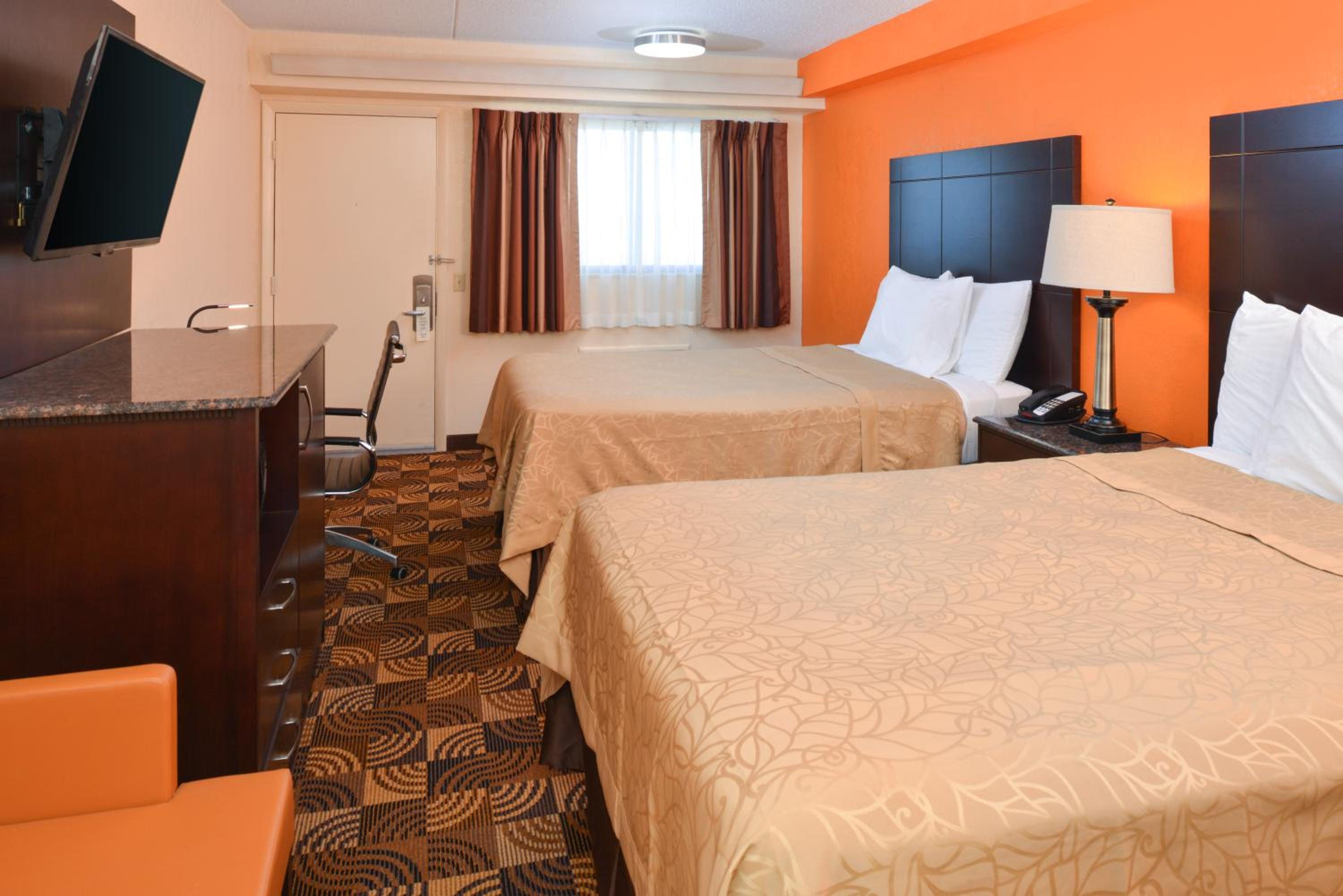 Double Room With Two Double Beds - Non-Smoking - Photo 1