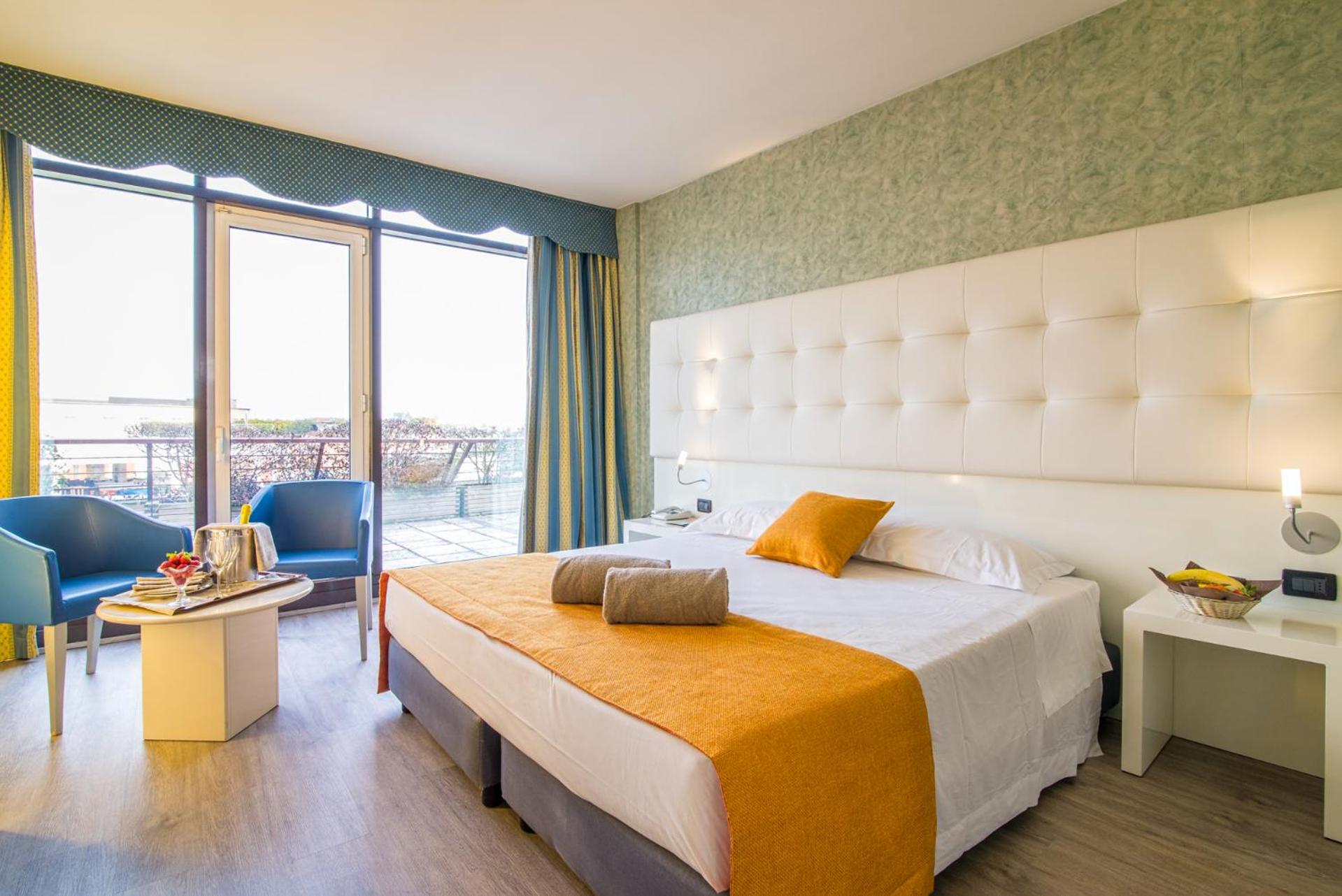 Deluxe Double Room - Photo 1