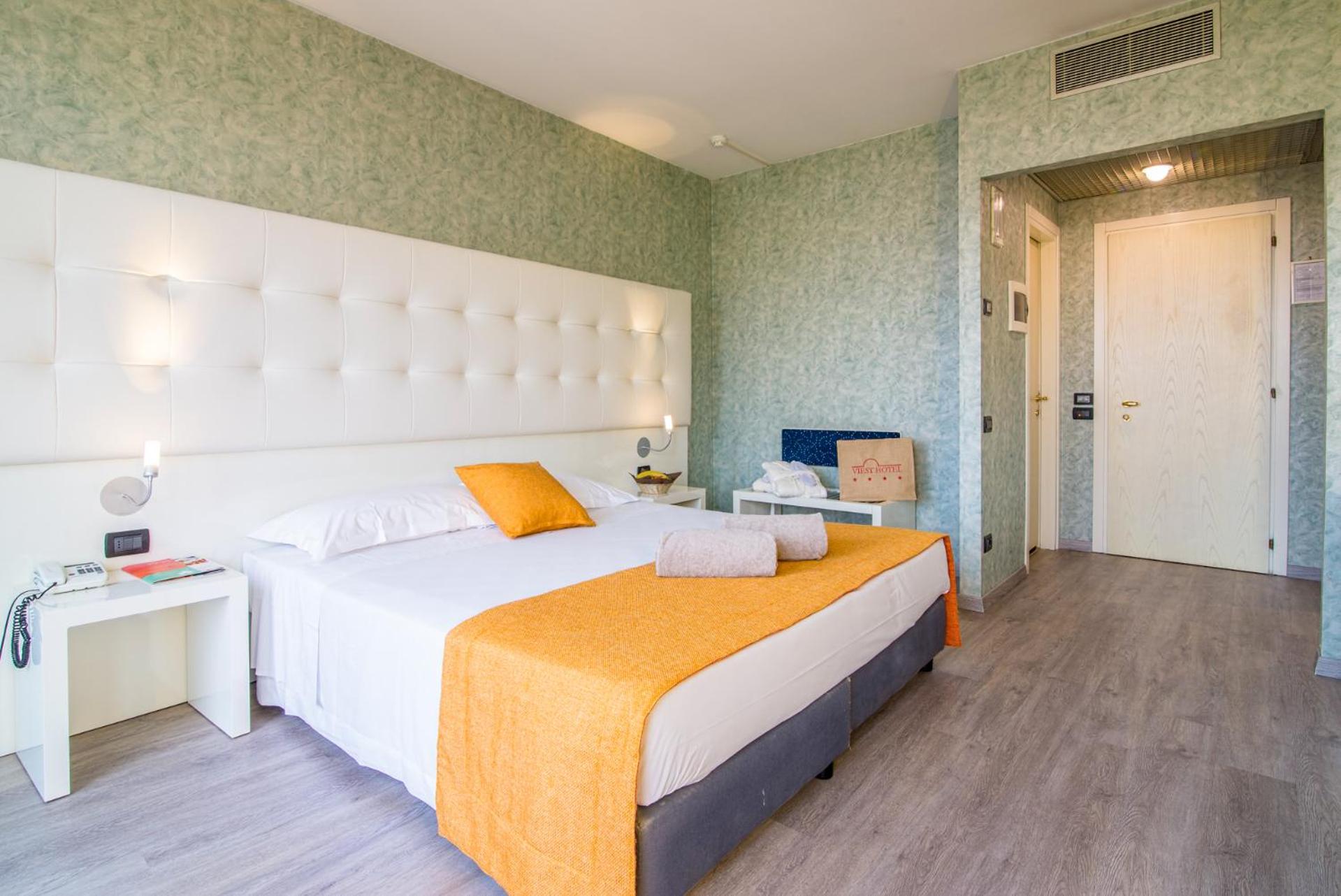 Deluxe Double Room - Photo 3