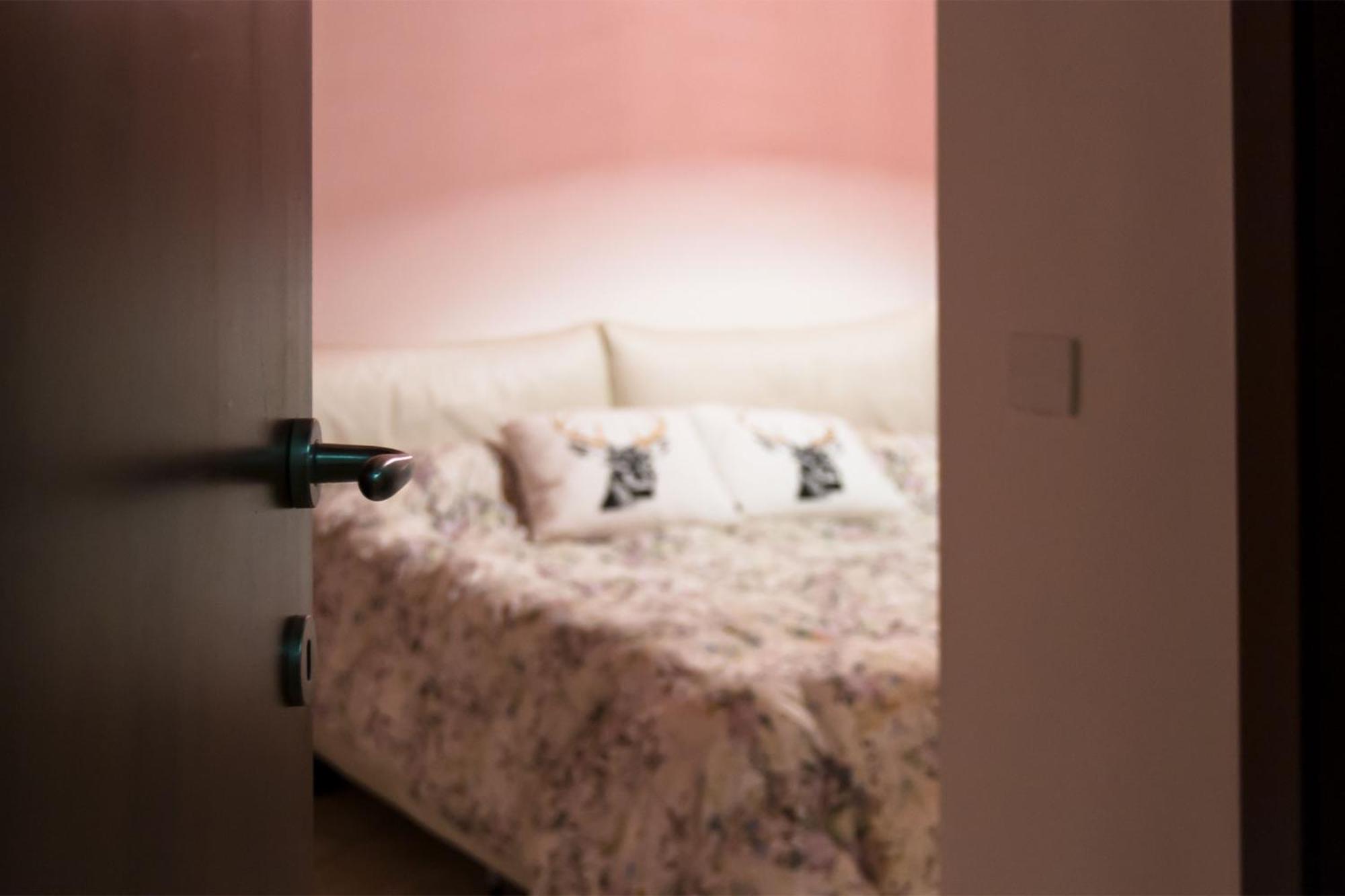 Deluxe Room (2 Adults + 1 Child) - Photo 13