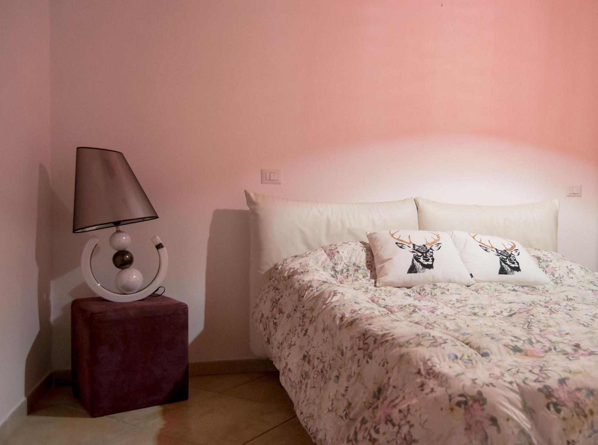 Deluxe Room (2 Adults + 1 Child) - Photo 10