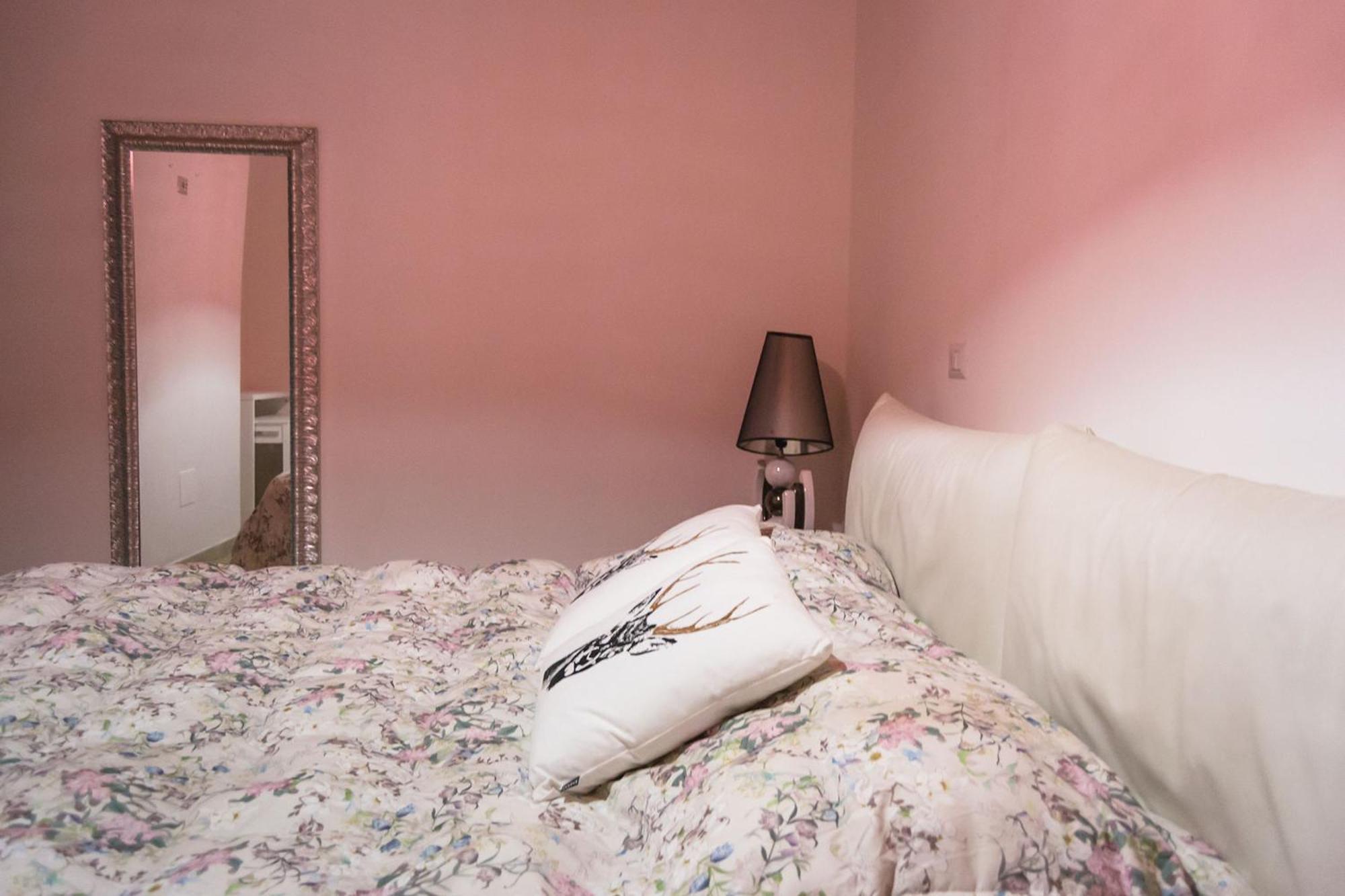 Deluxe Room (2 Adults + 1 Child) - Photo 11