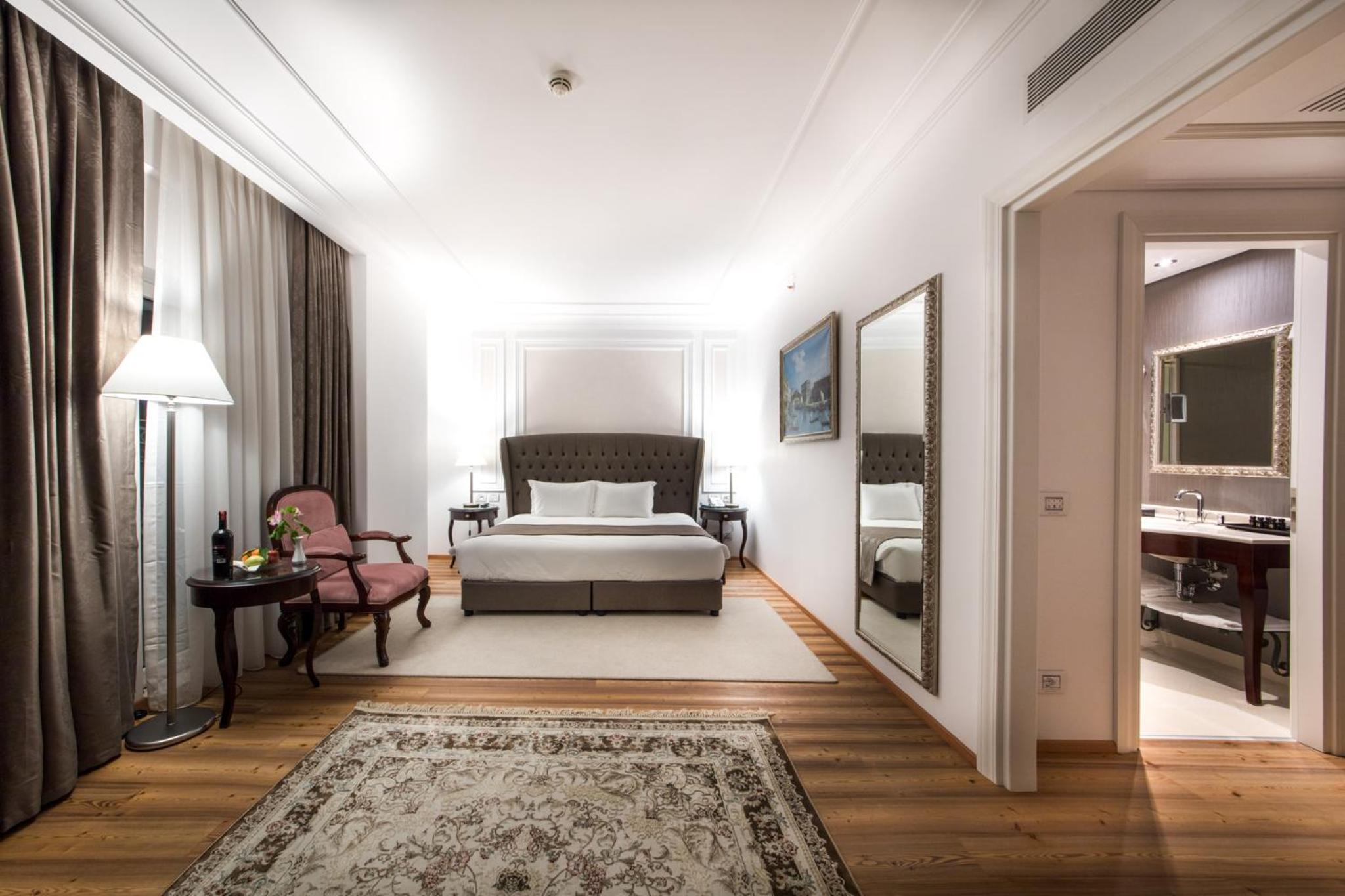 Deluxe Double Room photo 3