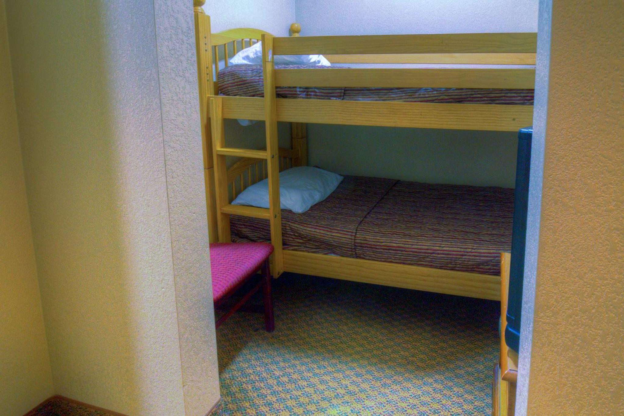 King Suite with Bunk Bed photo 3
