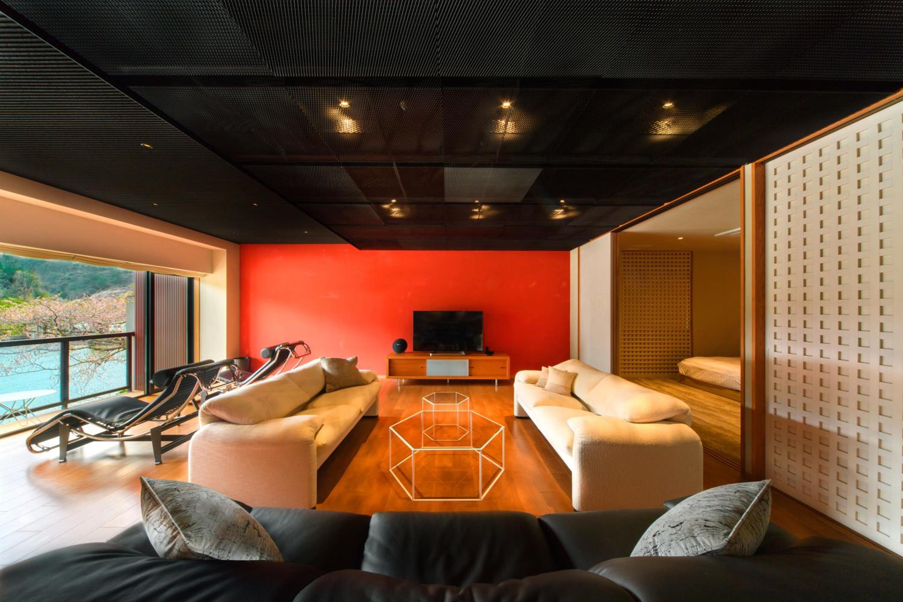 Japanese-Style Deluxe Suite