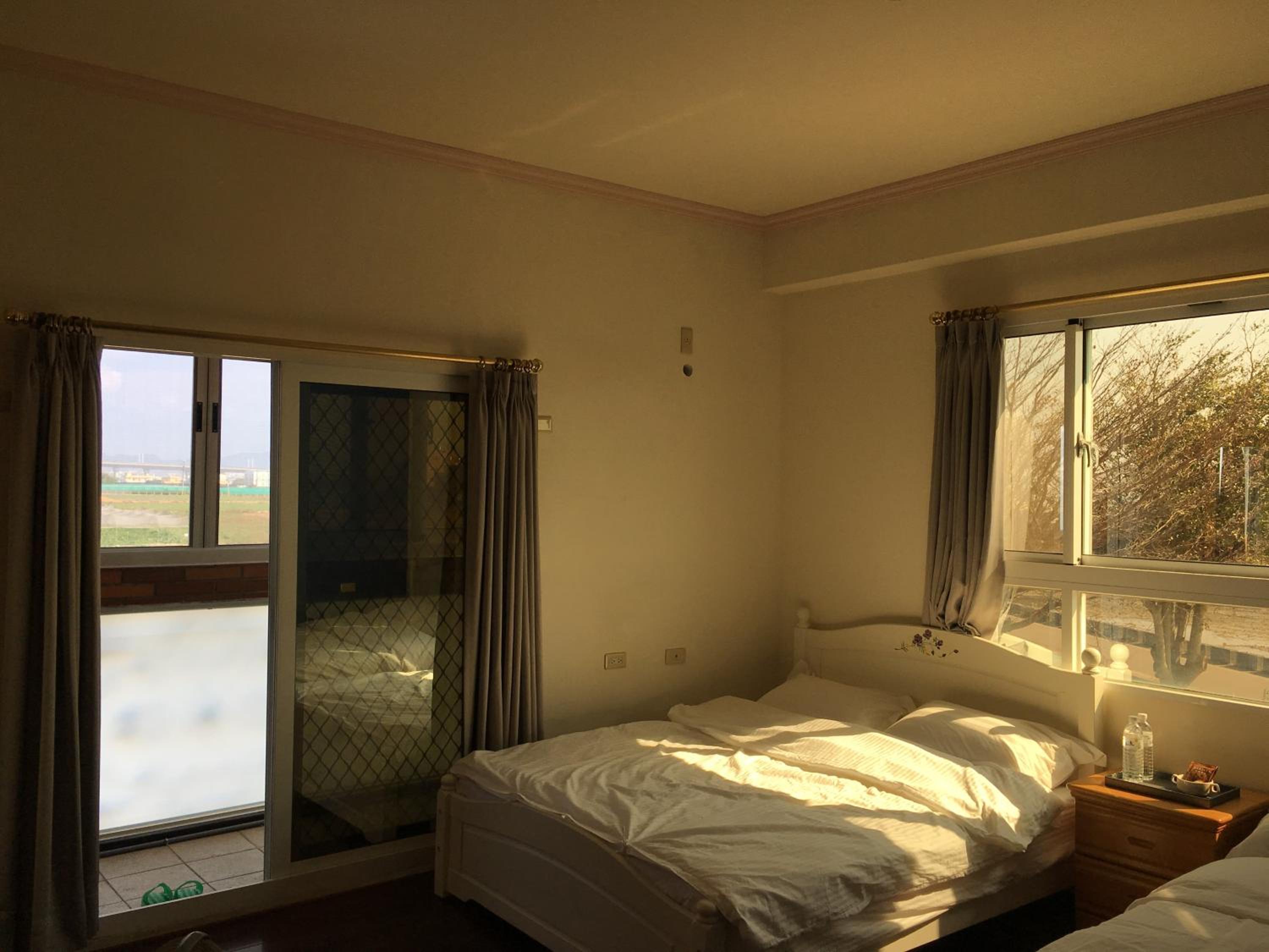 Quadruple Room with Private Bathroom photo 3