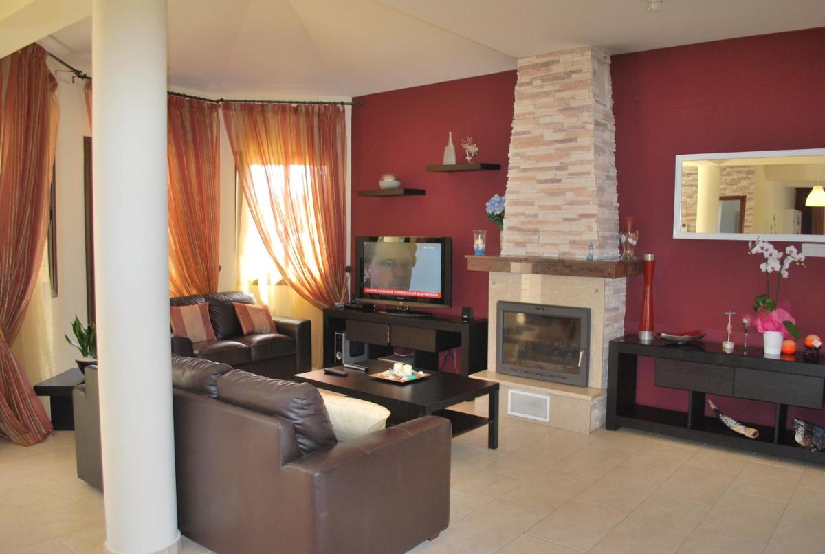 Villa photo 1
