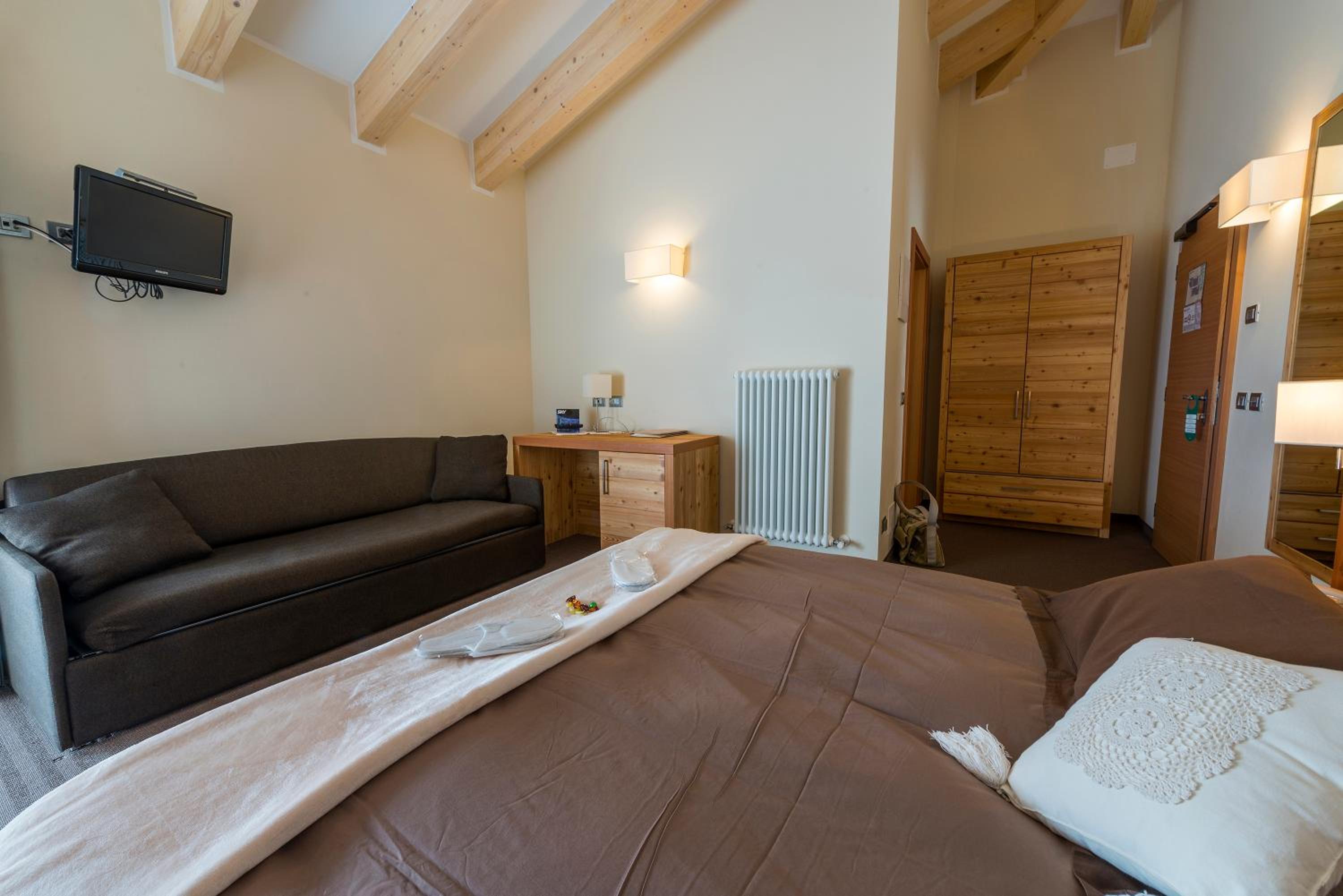 Superior Double or Twin Room - Photo 1