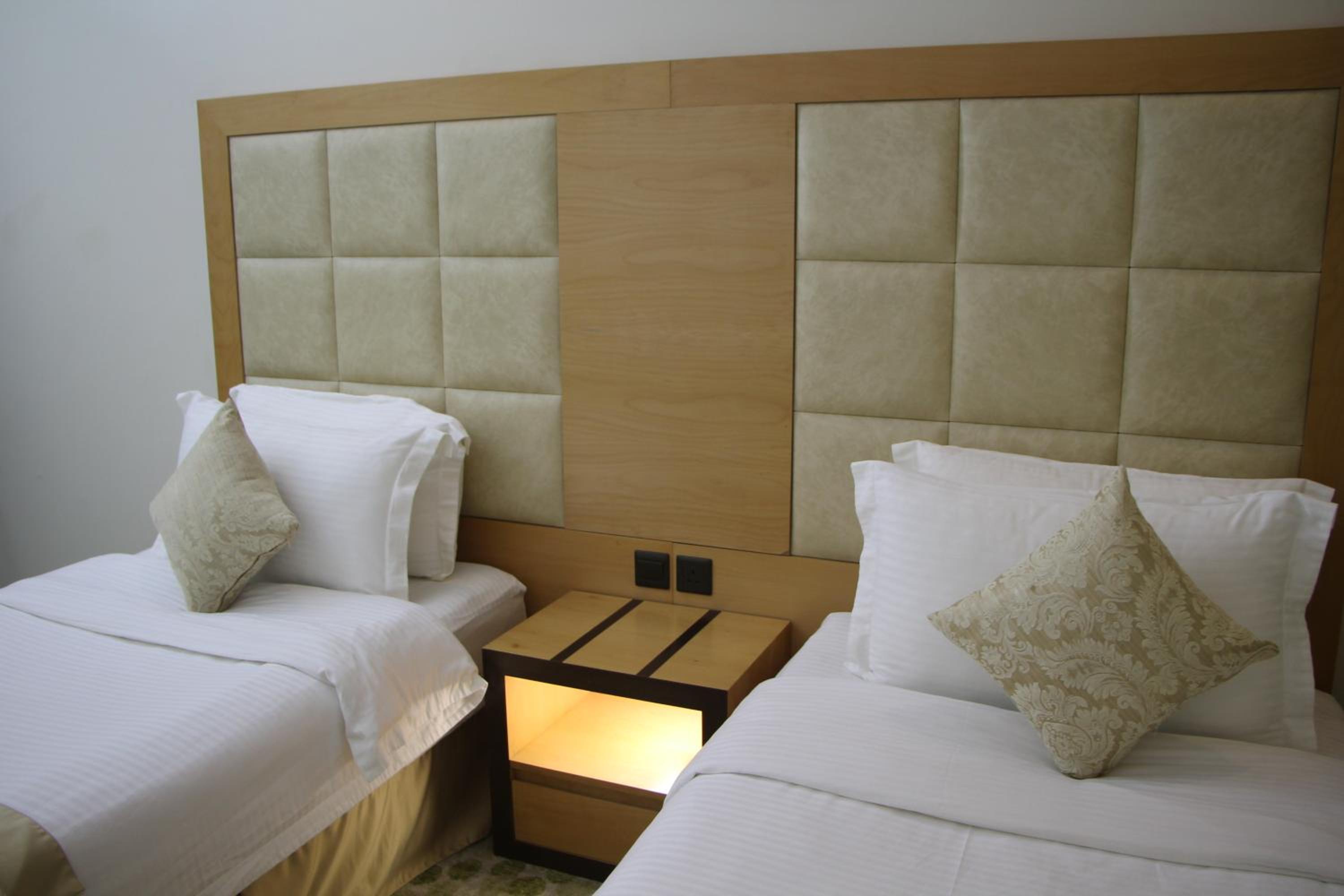 غرفة سوبيريور سريران توأمان سريران توأمان beds) (bed type is subject to availability smoking)