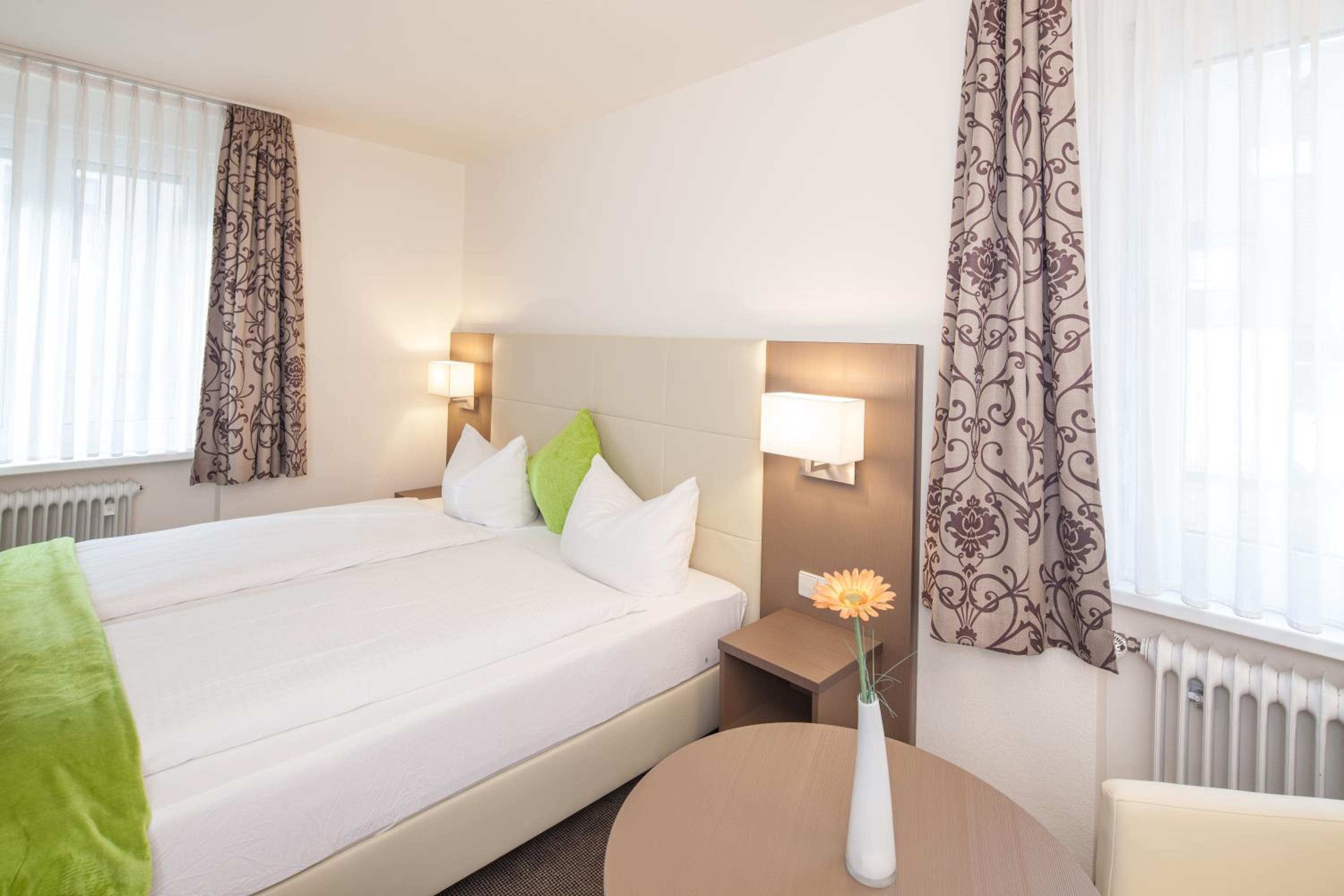 Double Room - Photo 5