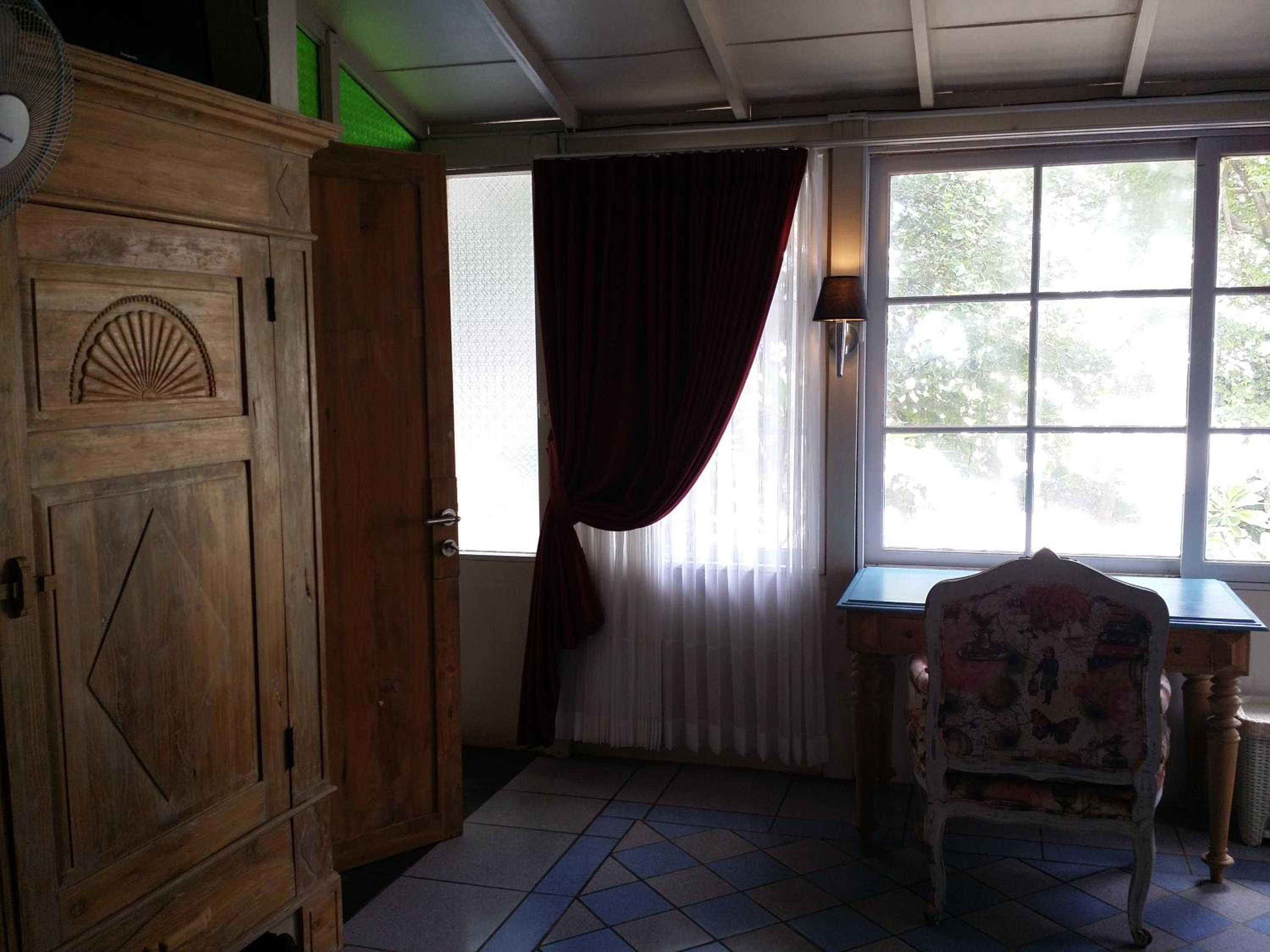 Deluxe Double Room with Sea View - Photo 9
