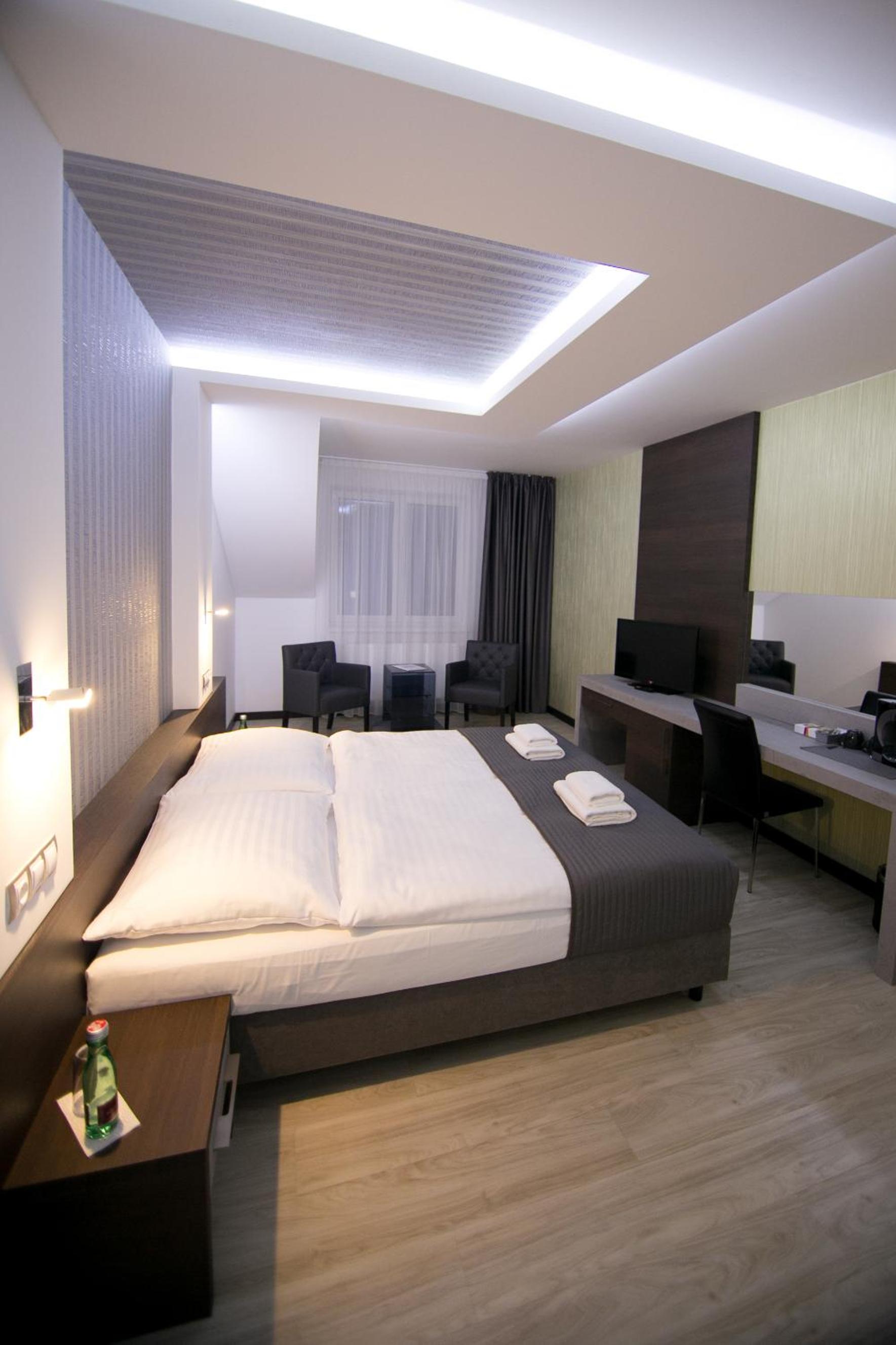 Double or Twin Room - Disability Access photo 2