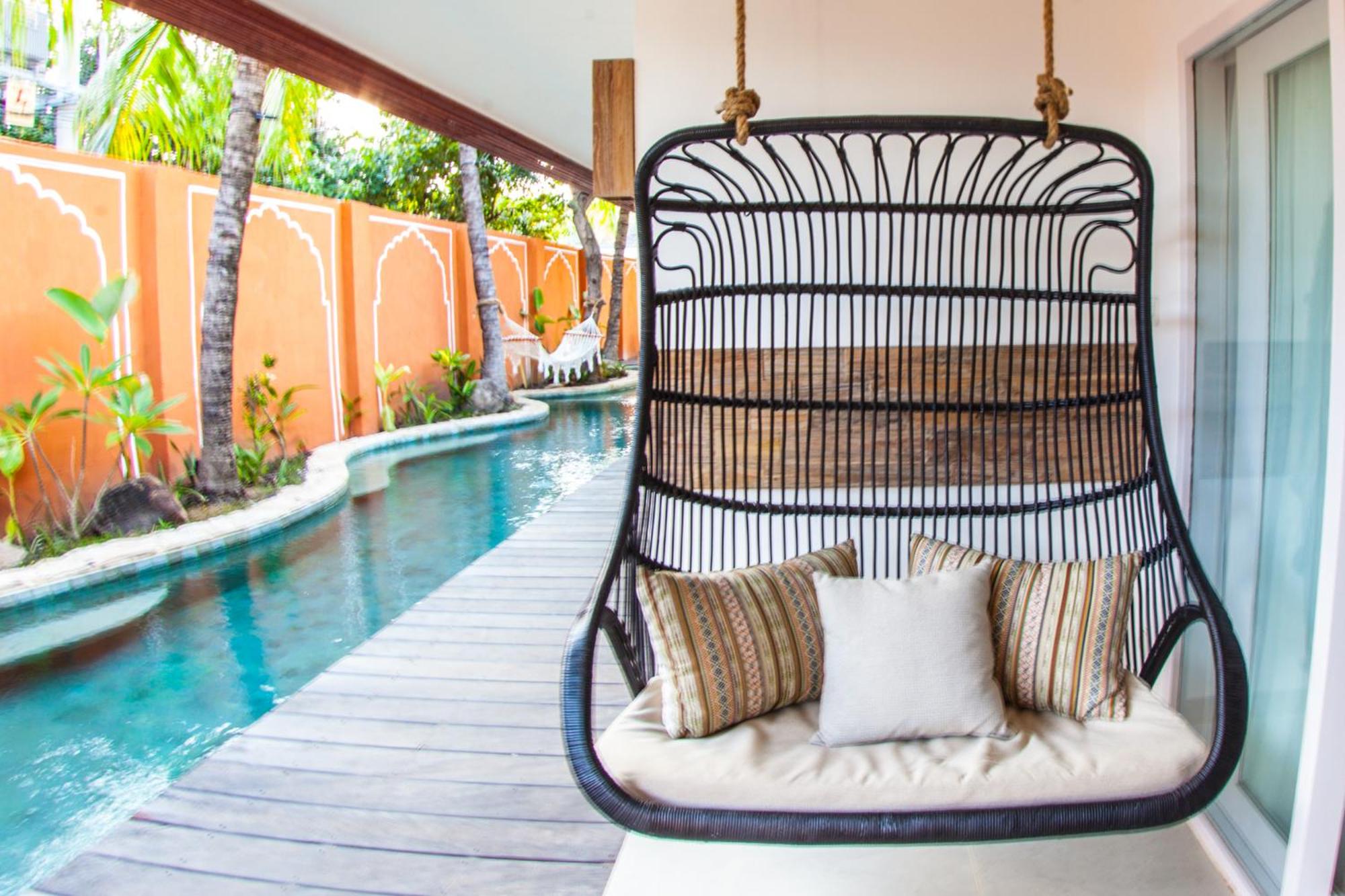 Poolside King Room photo 3