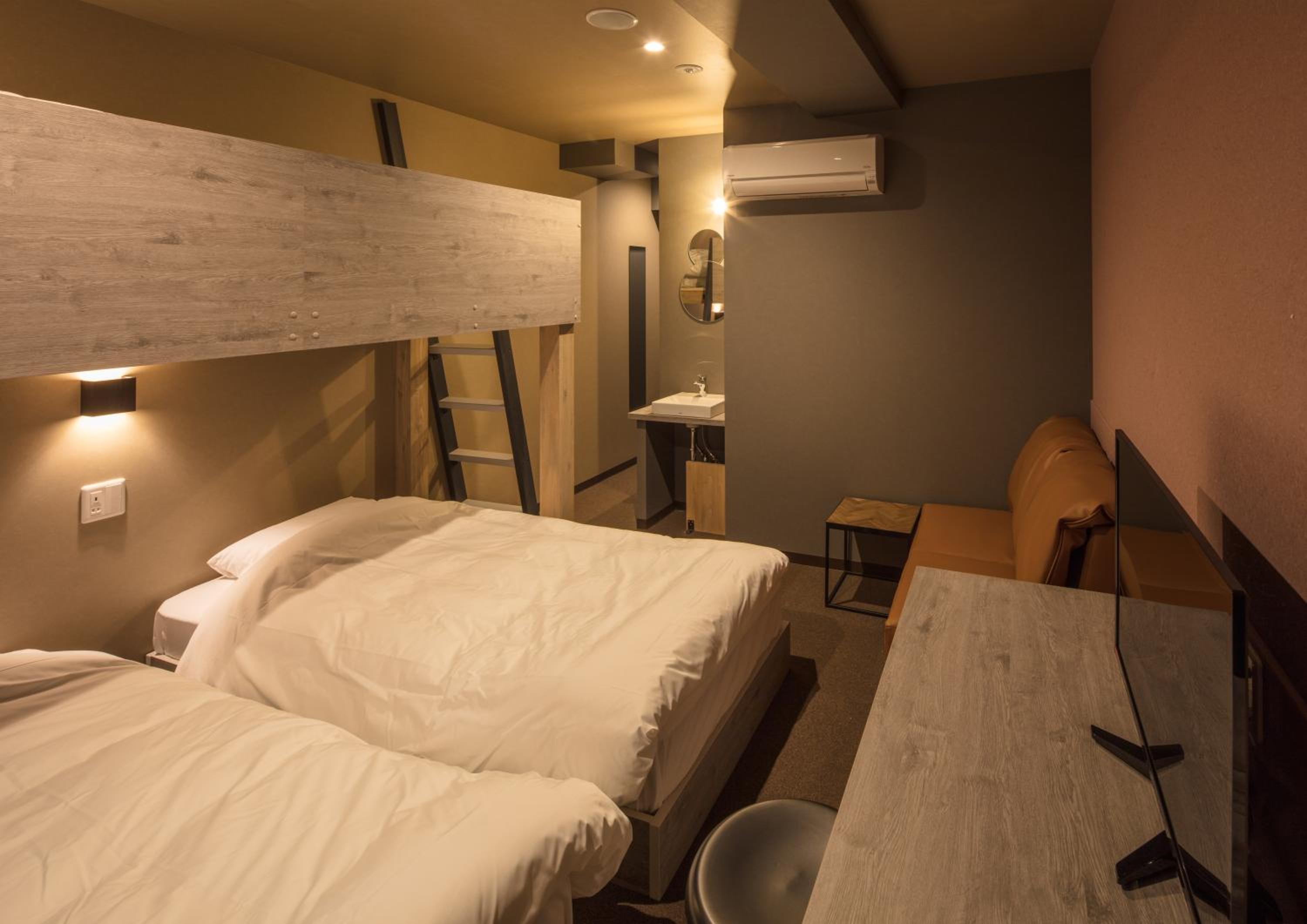 Triple Room