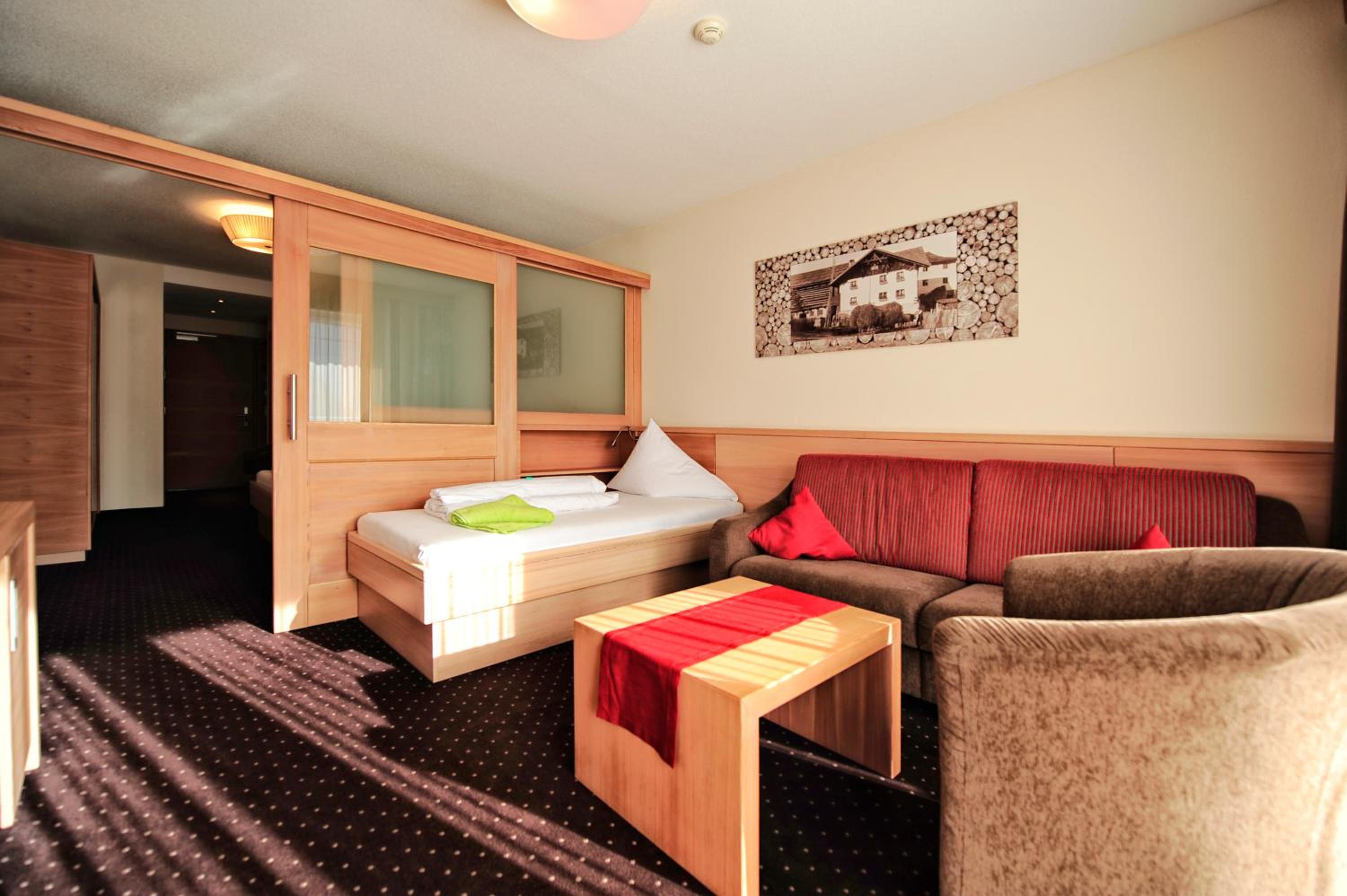 Standard Suite - Photo 3