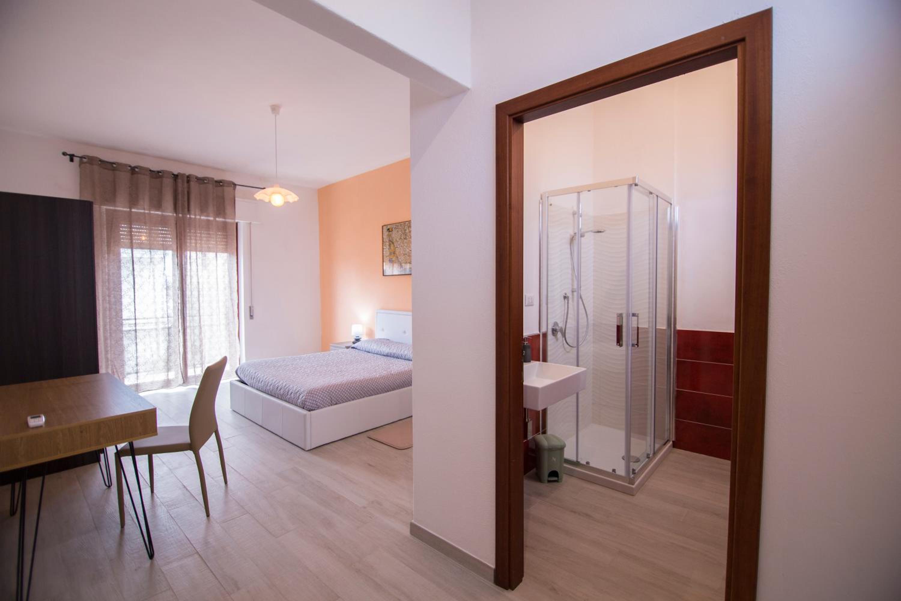 Deluxe Double Room with Balcony photo 2