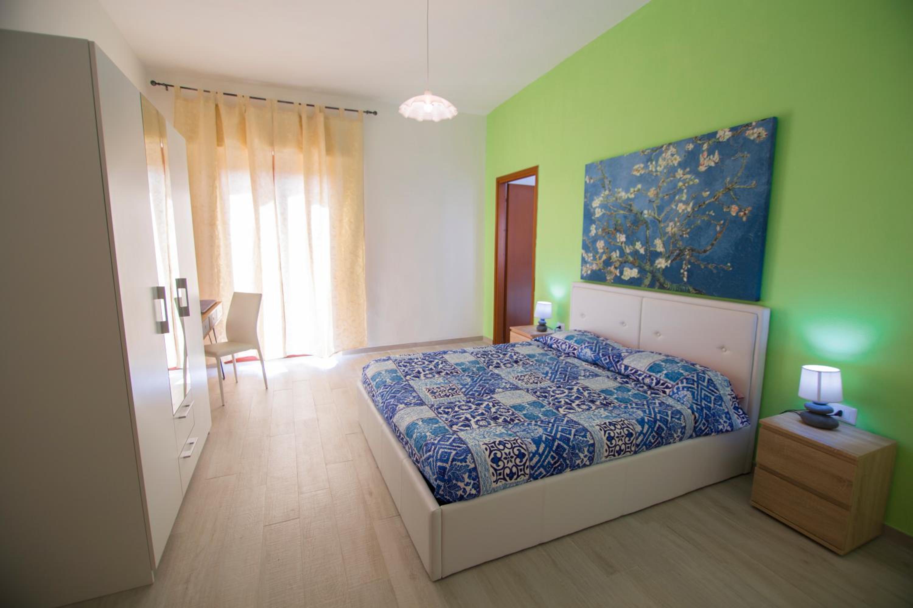 Deluxe Double Room with Balcony photo 2