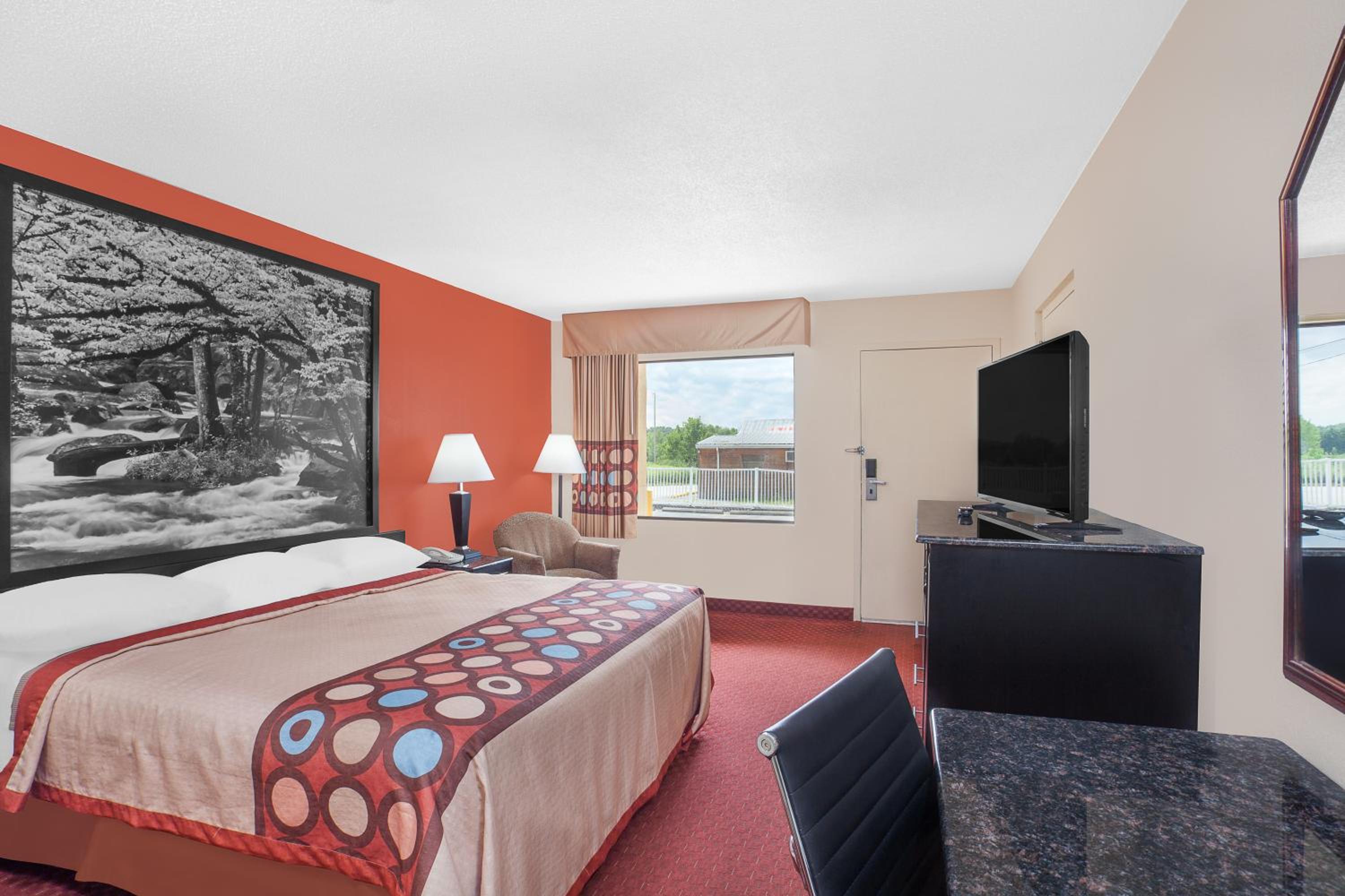 King Room - Non-Smoking - Photo 3