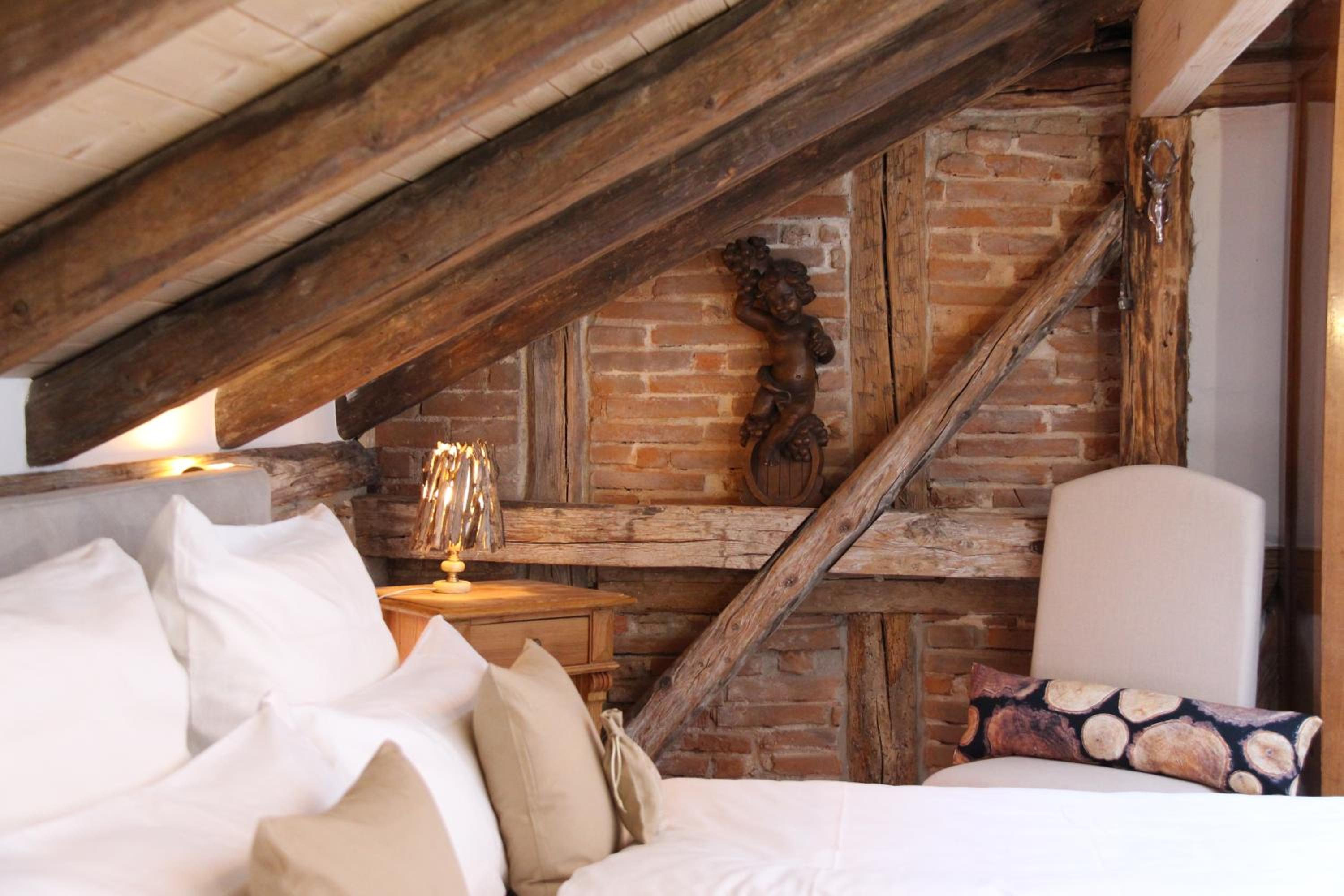 Suite - Photo 3