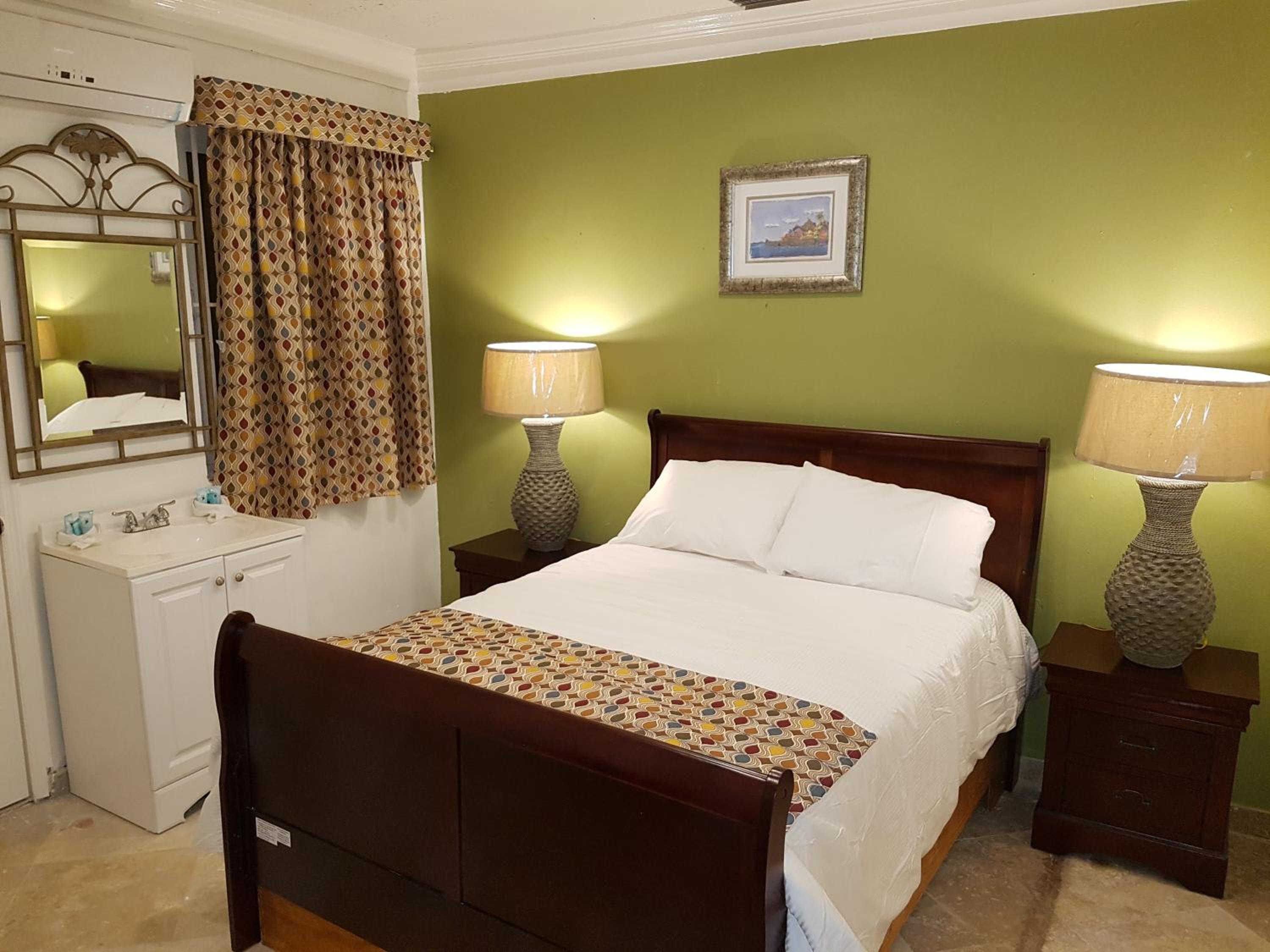 Queen Room photo 3