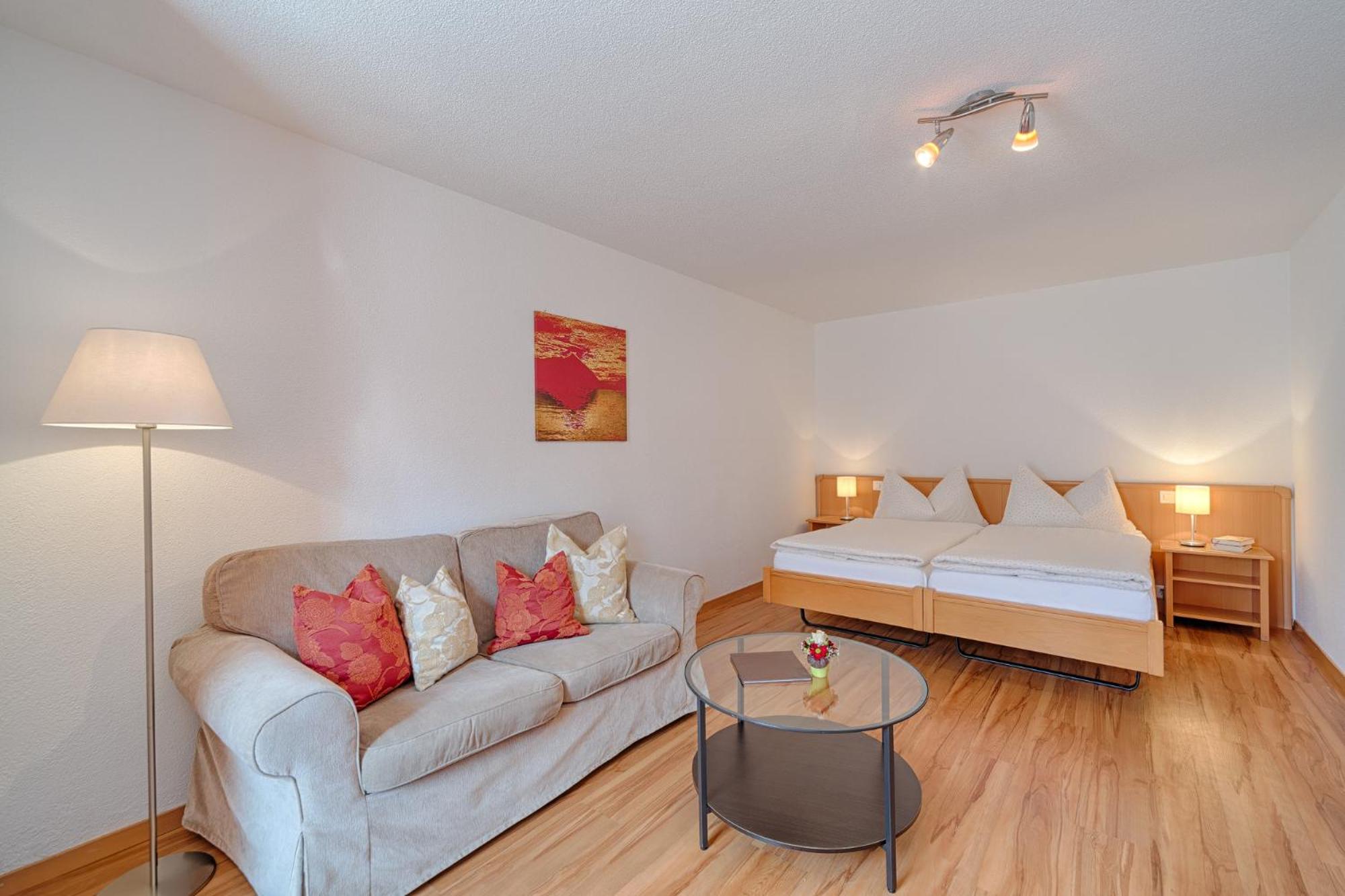 Family Room with Garden View (2 Adults + 2 Children) photo 2