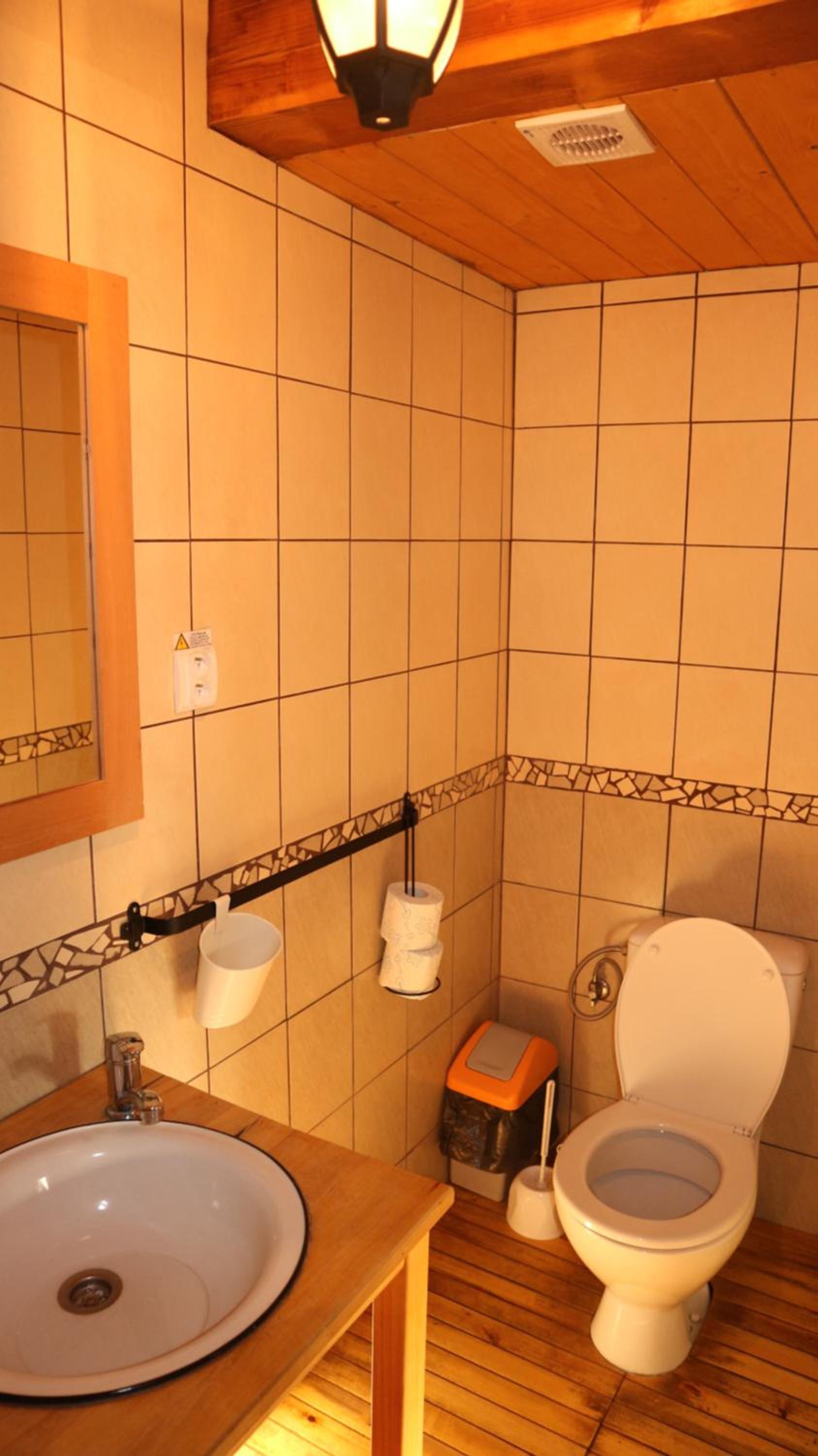 Double or Twin Room - Photo 6
