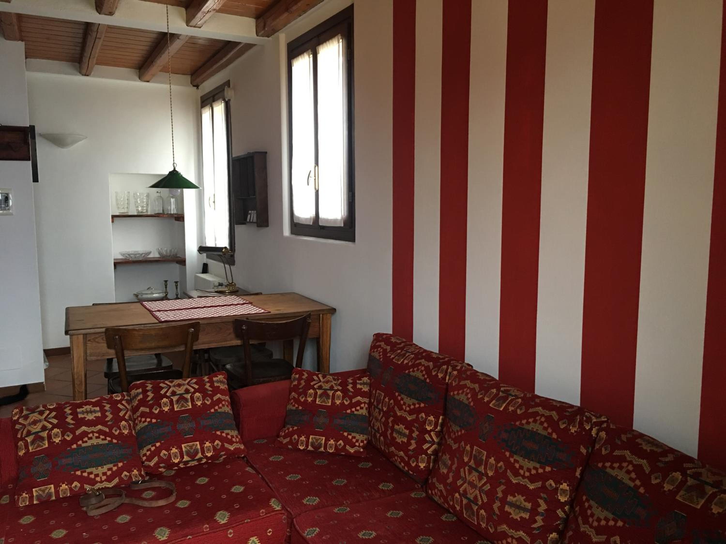 Two-Bedroom House - Photo 1
