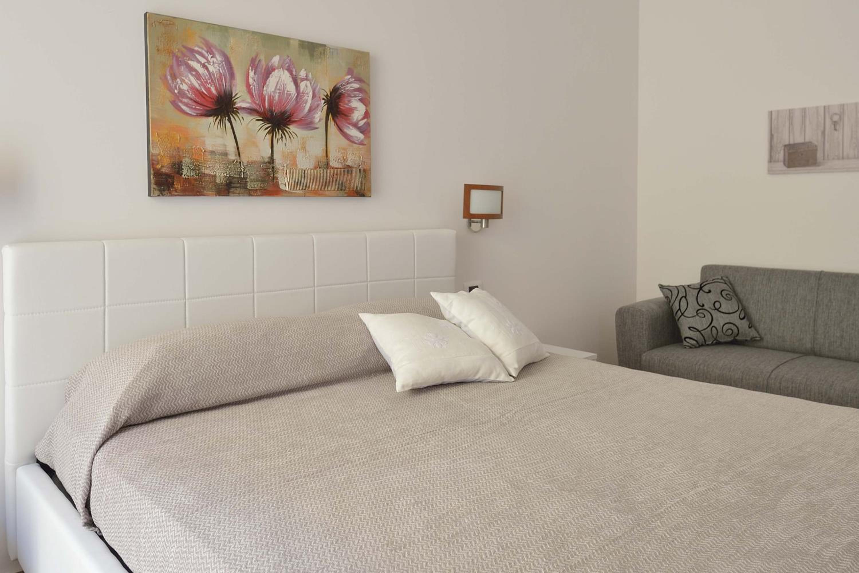 Triple Room with Private Bathroom - Photo 6