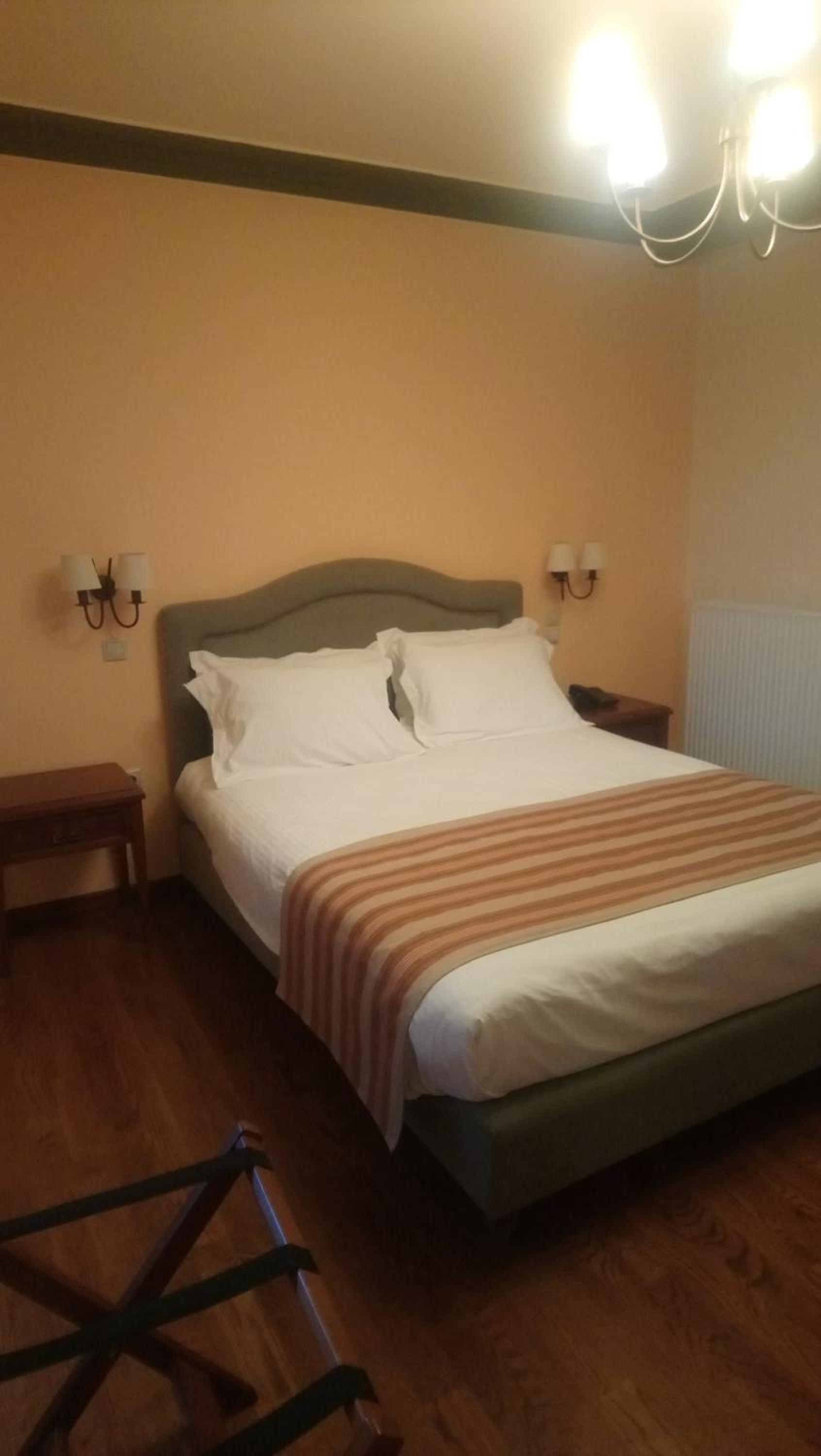 Double or Twin Room - Photo 3