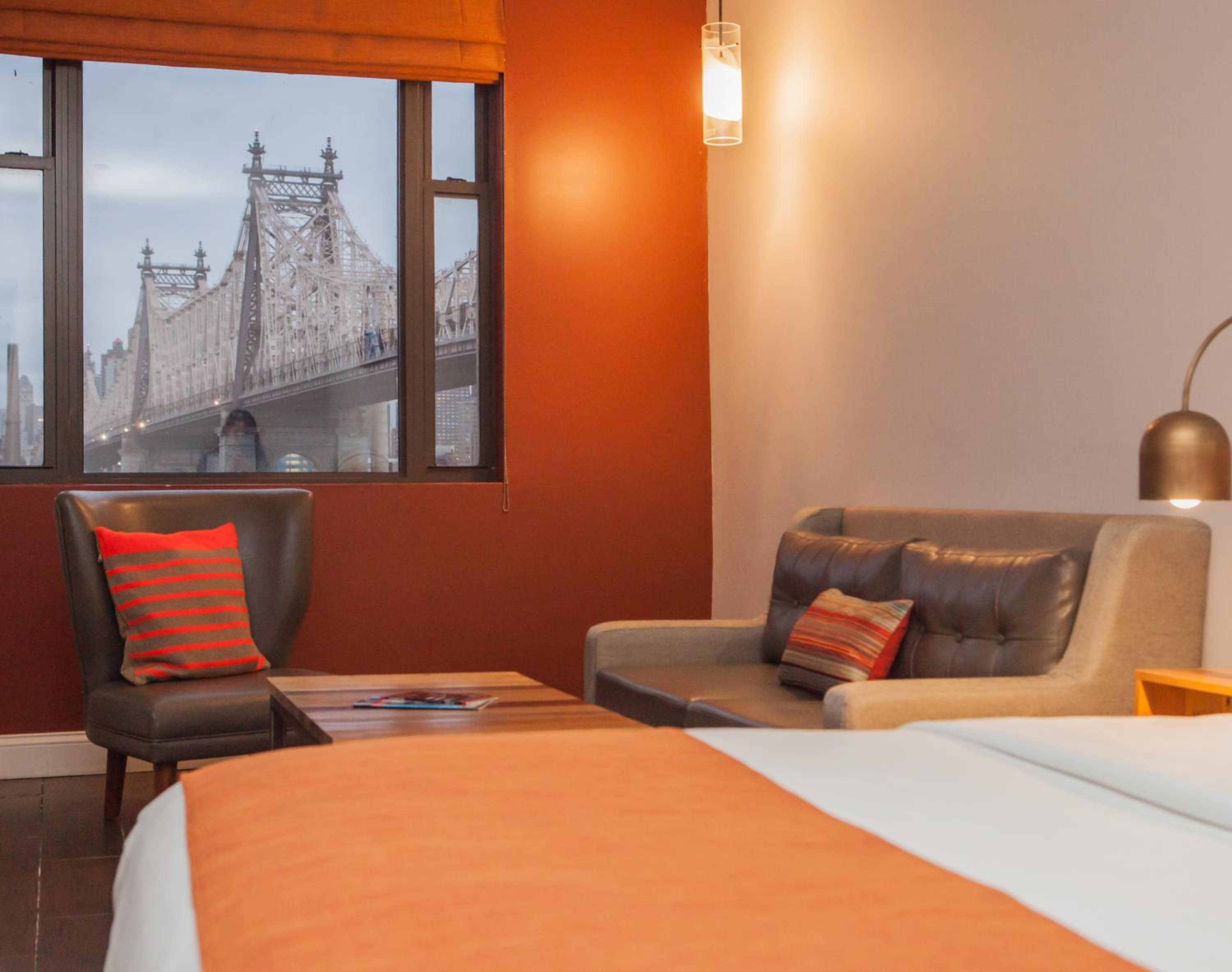 Deluxe King Room - Photo 1