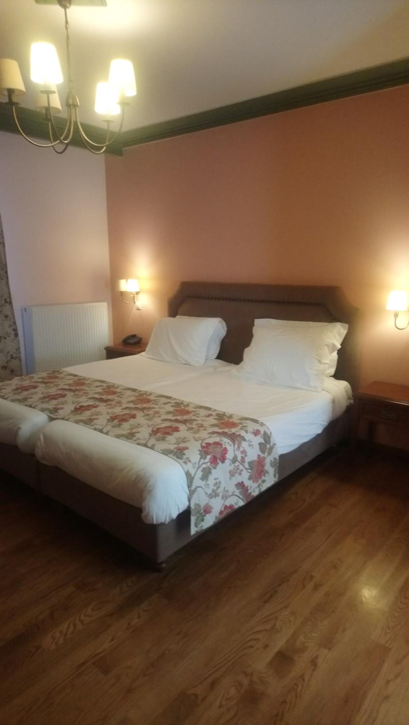 Double or Twin Room with Fireplace - Photo 2